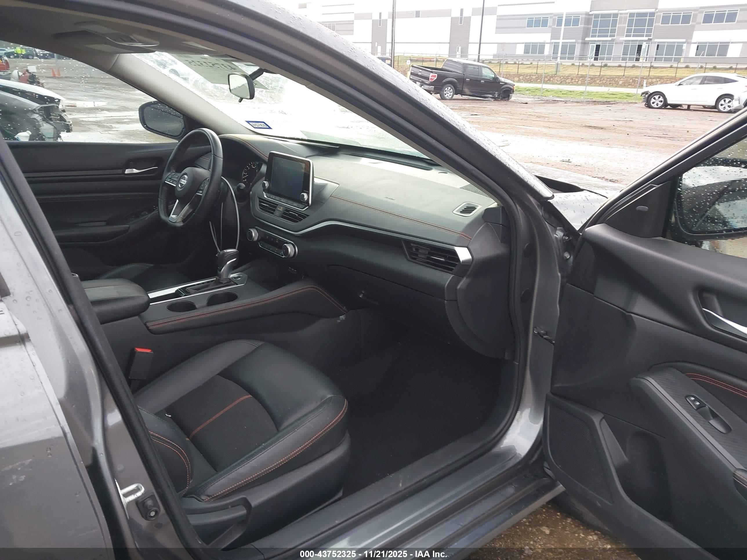 NISSAN ALTIMA image 5