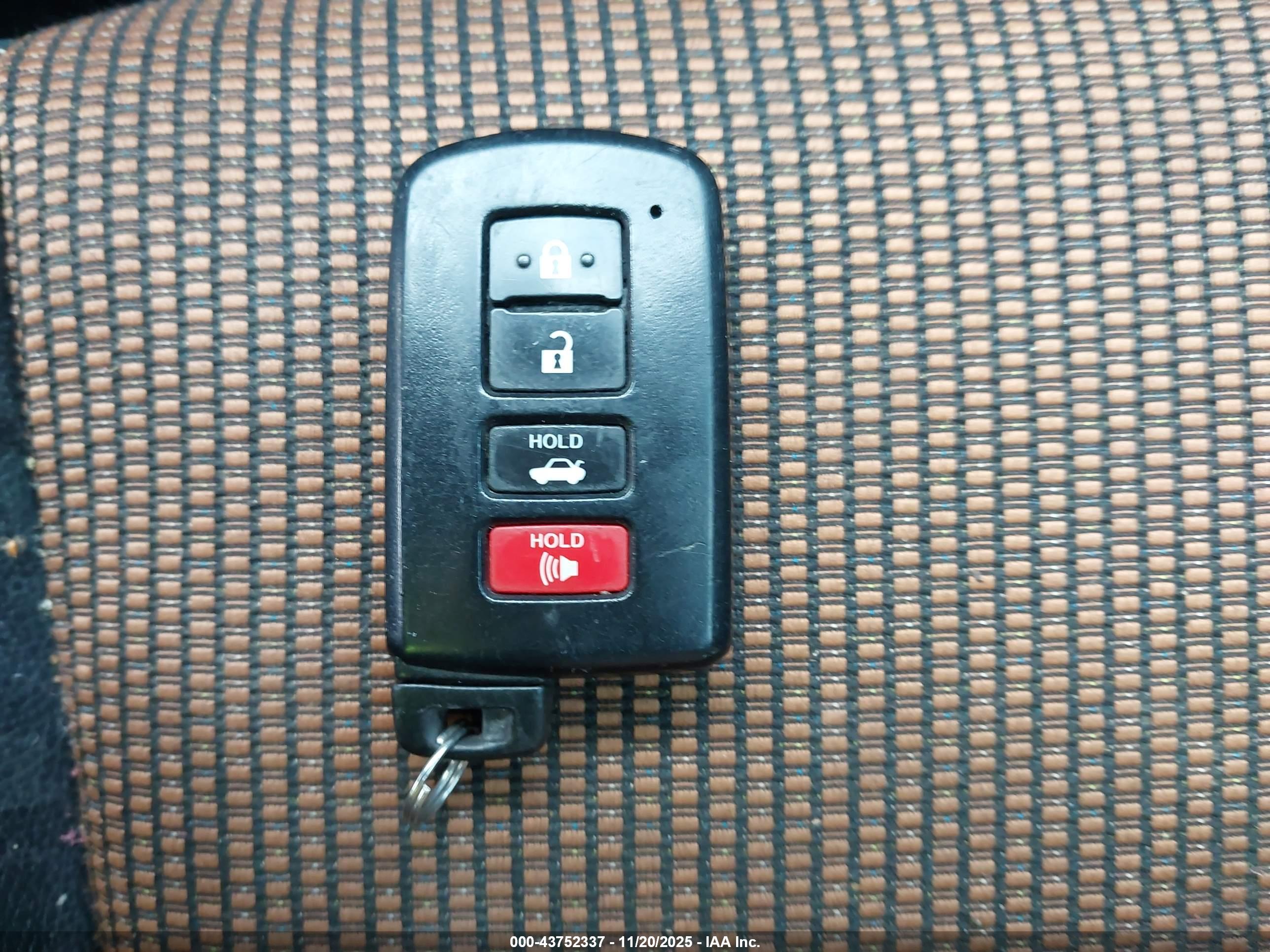 TOYOTA COROLLA image 11