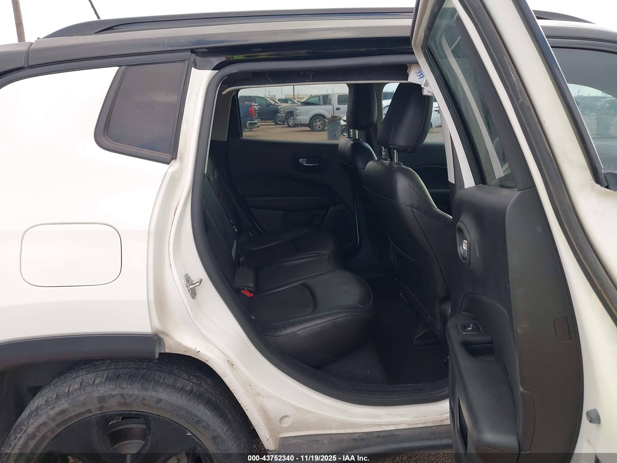 JEEP COMPASS image 8