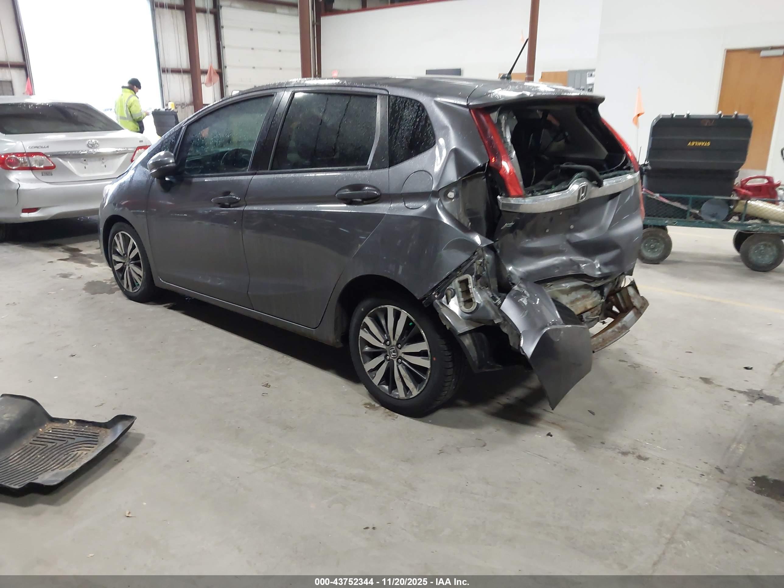 HONDA FIT image 3