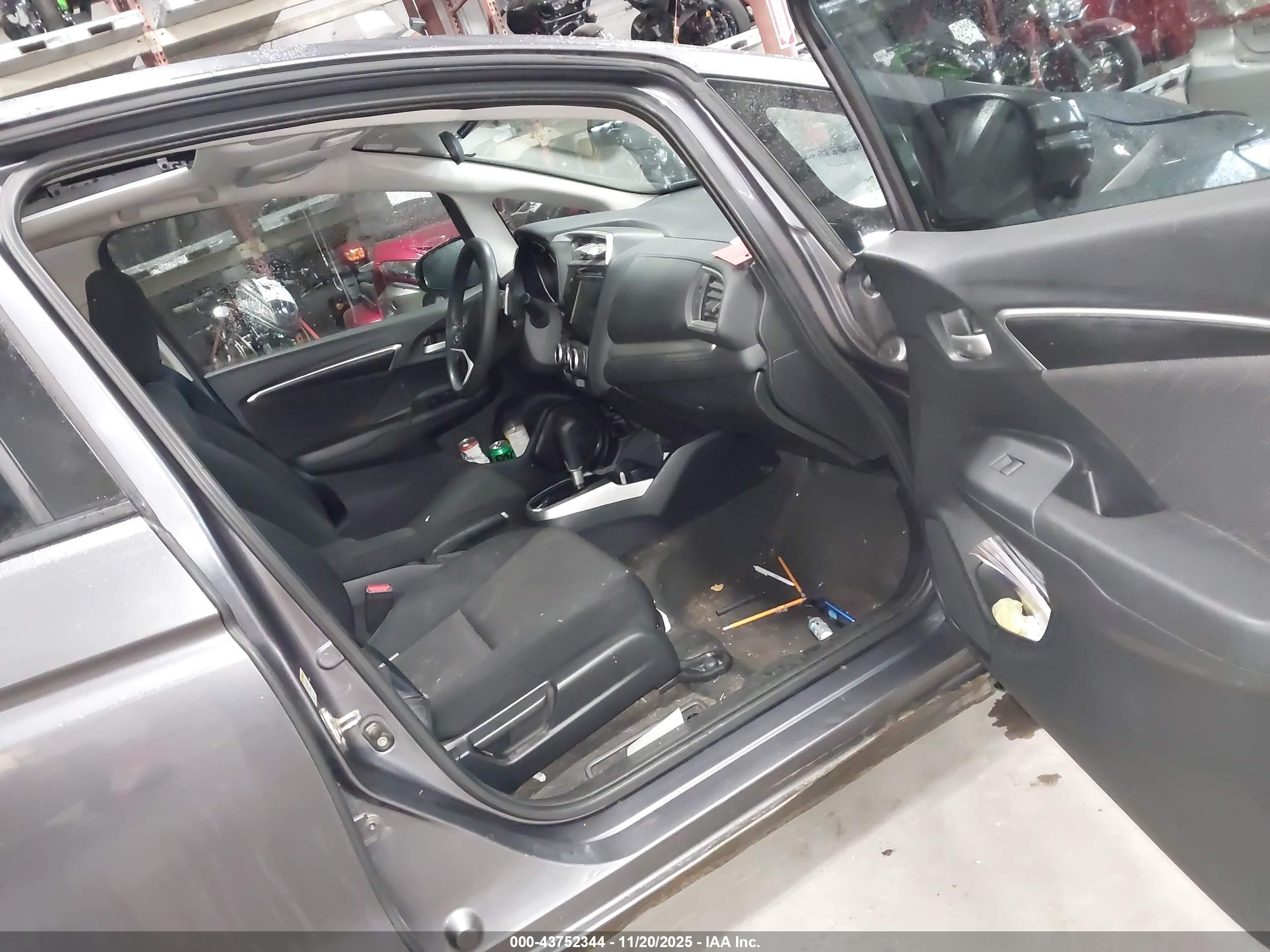 HONDA FIT image 5