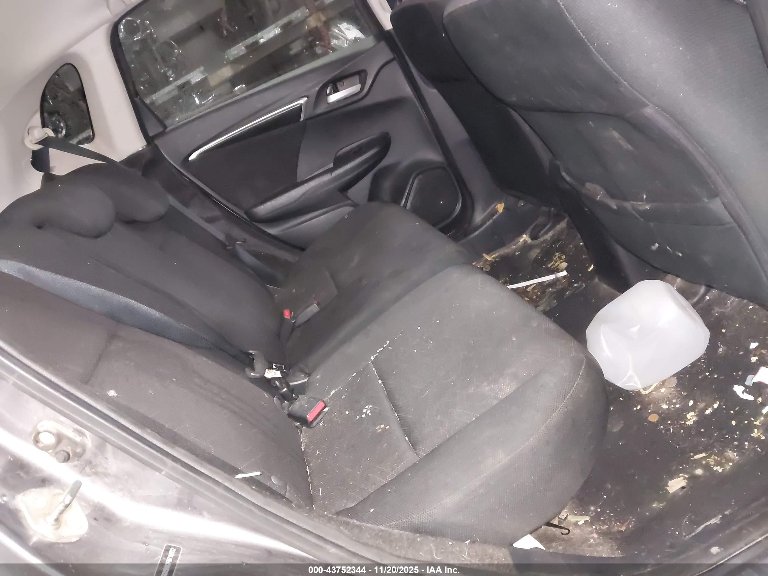 HONDA FIT image 8