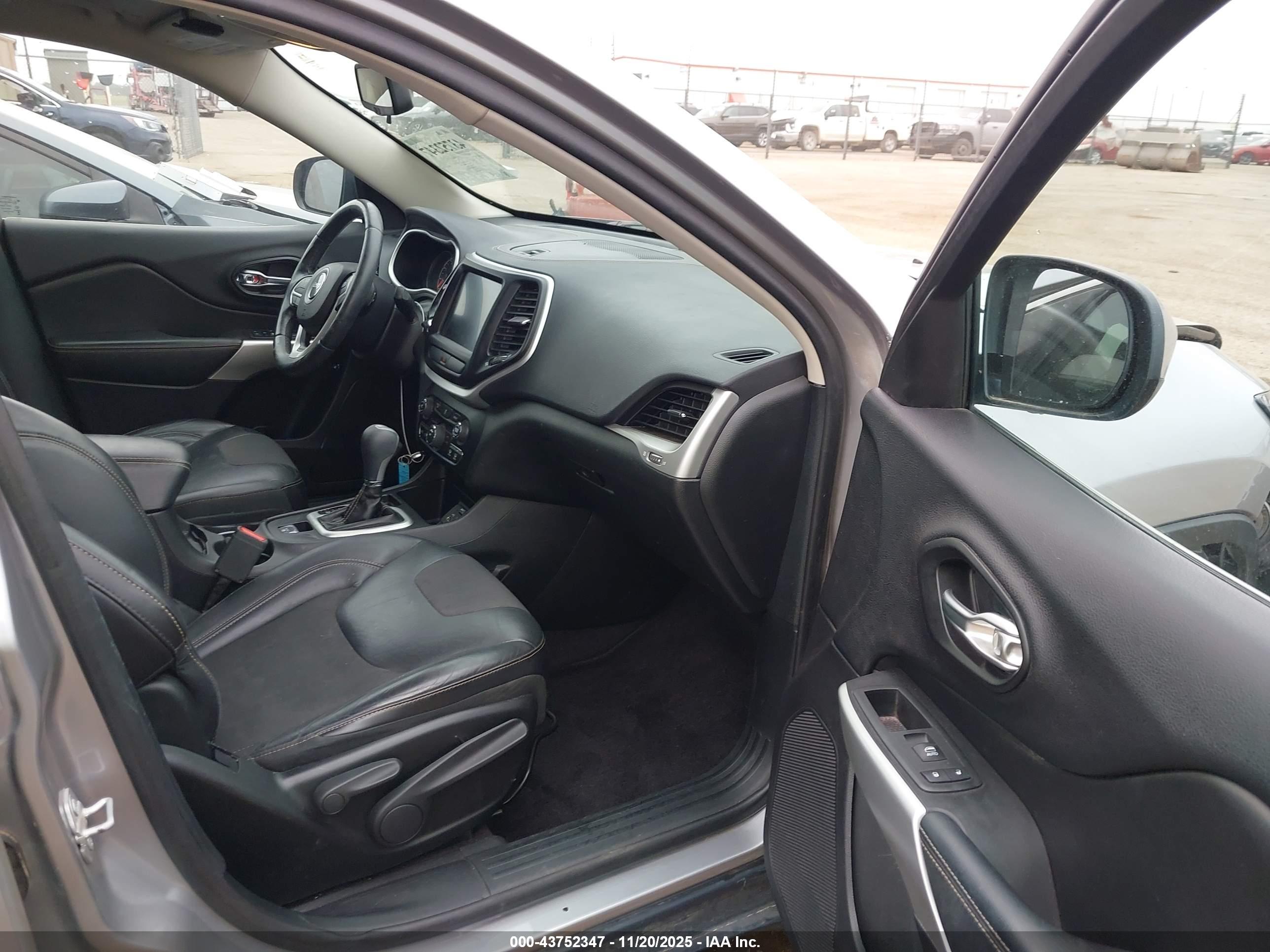 JEEP CHEROKEE image 5