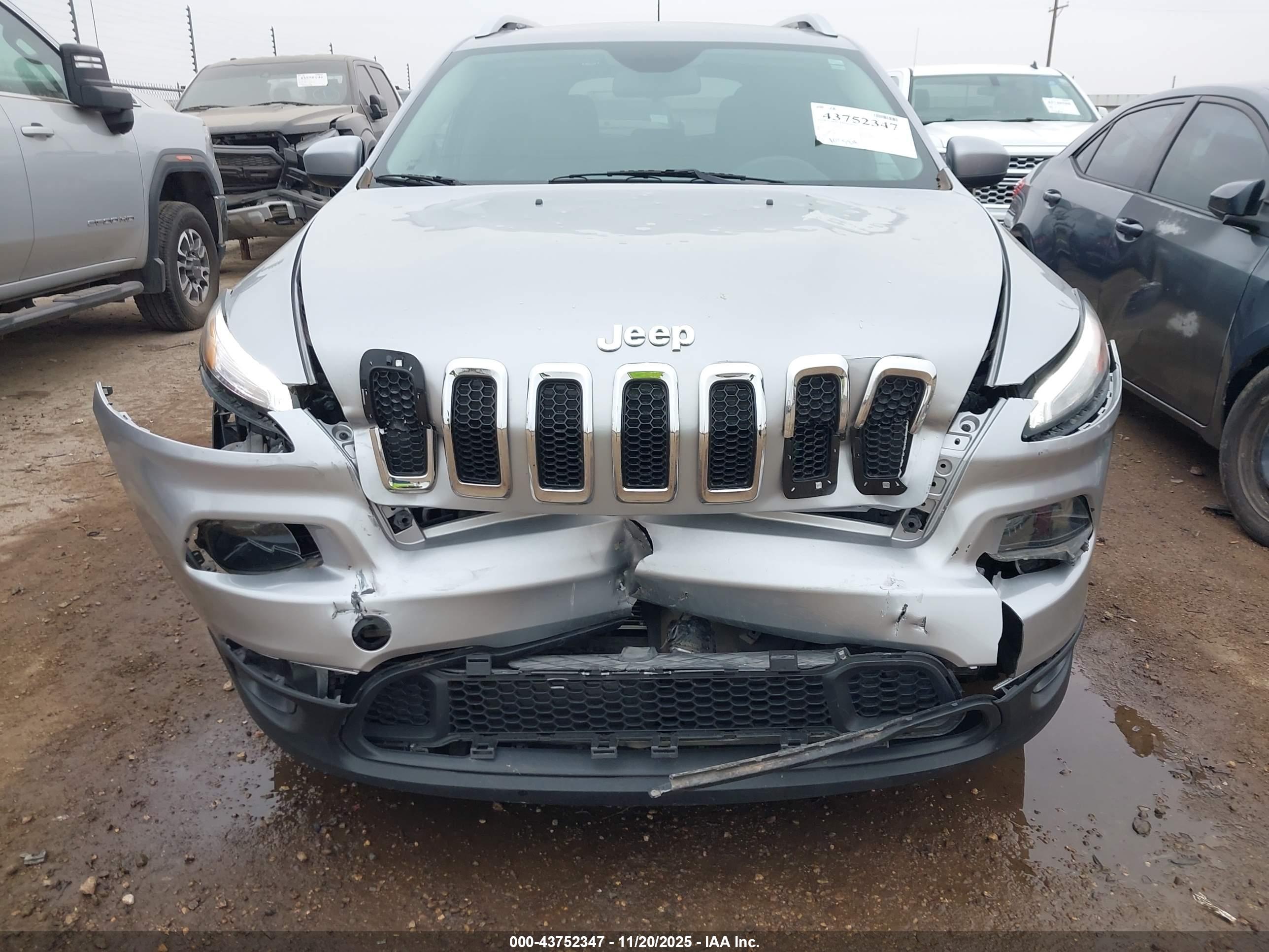 JEEP CHEROKEE image 6