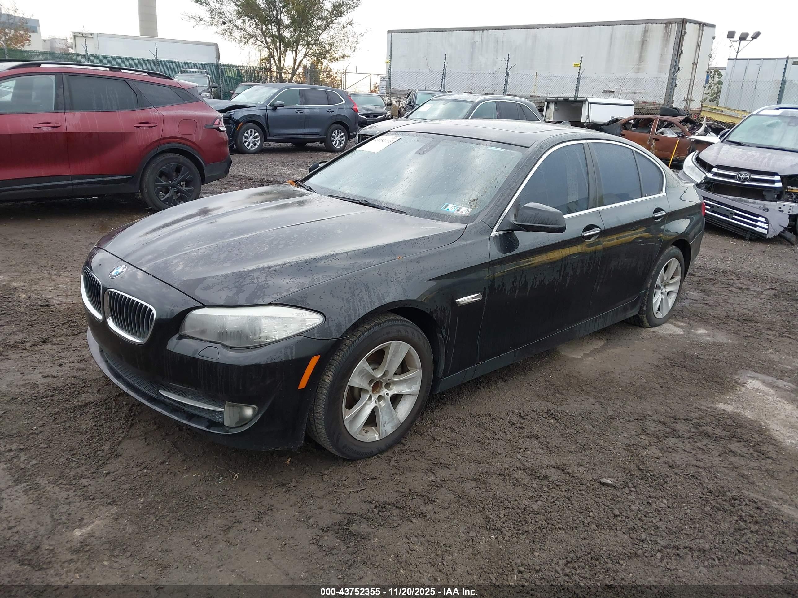 BMW 528I image 2