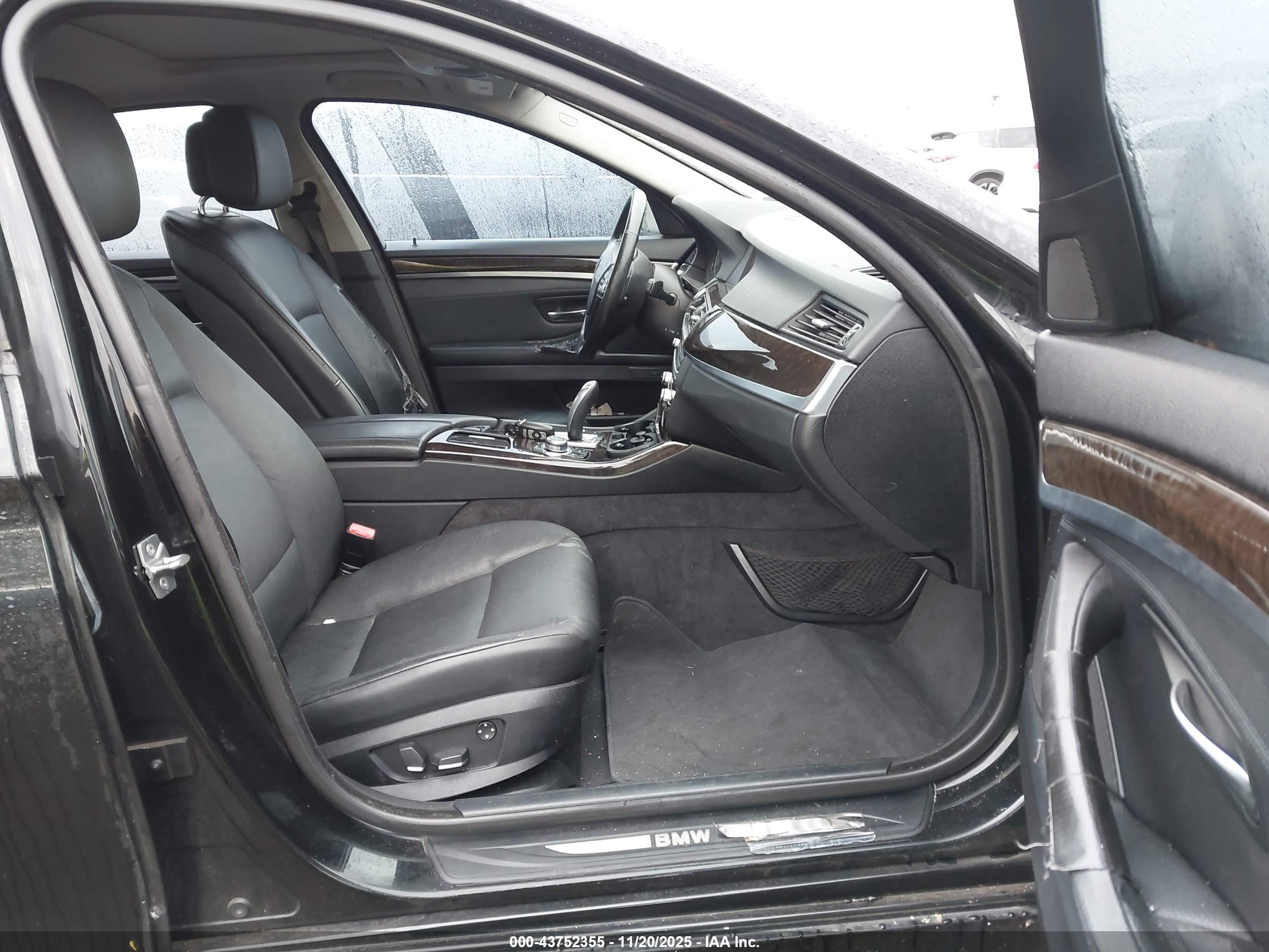 BMW 528I image 5