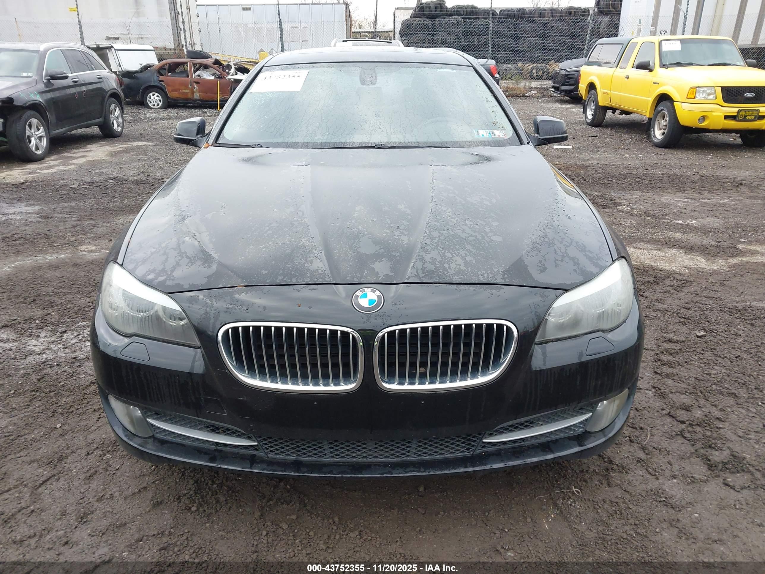 BMW 528I image 6