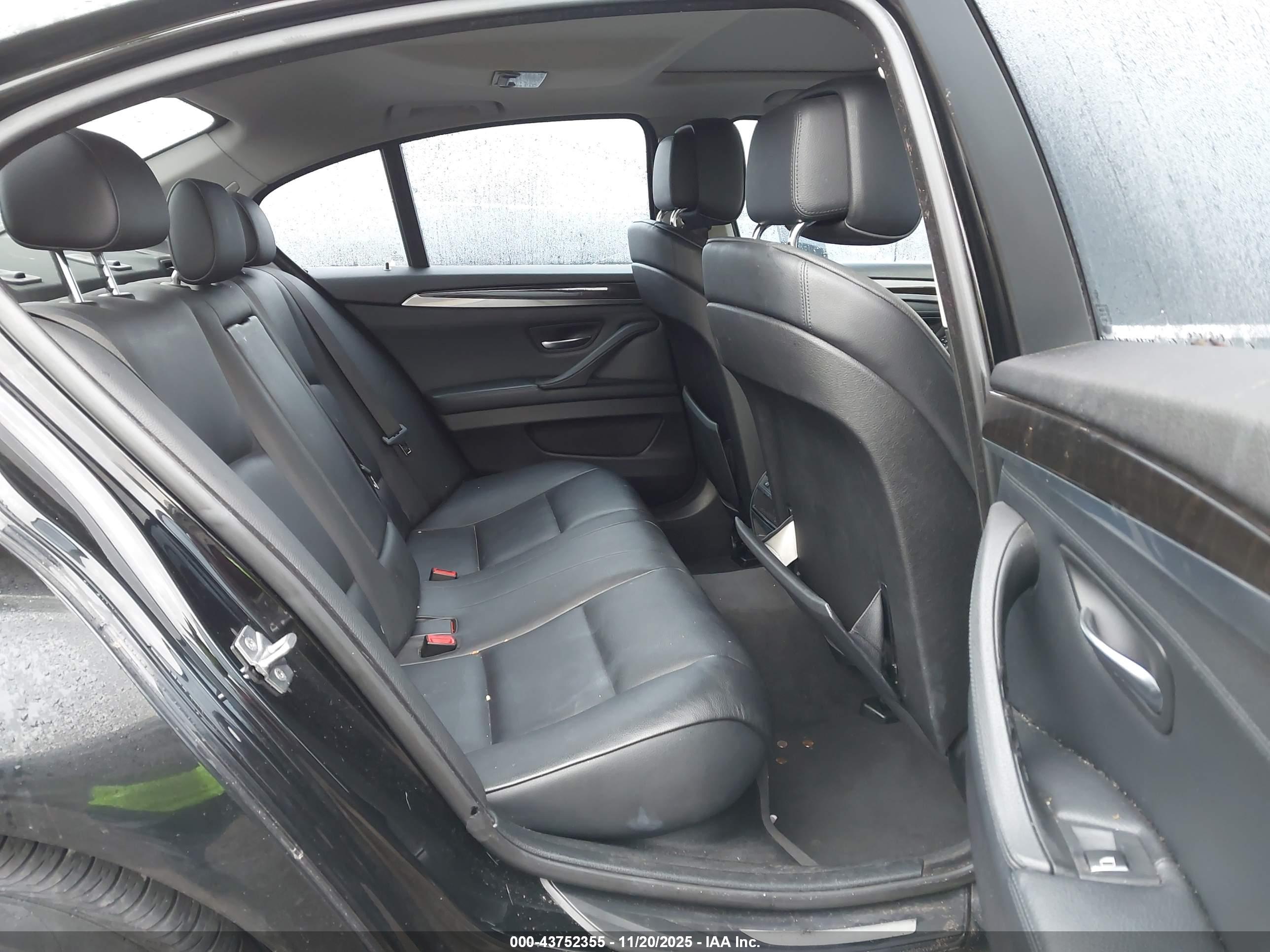 BMW 528I image 8