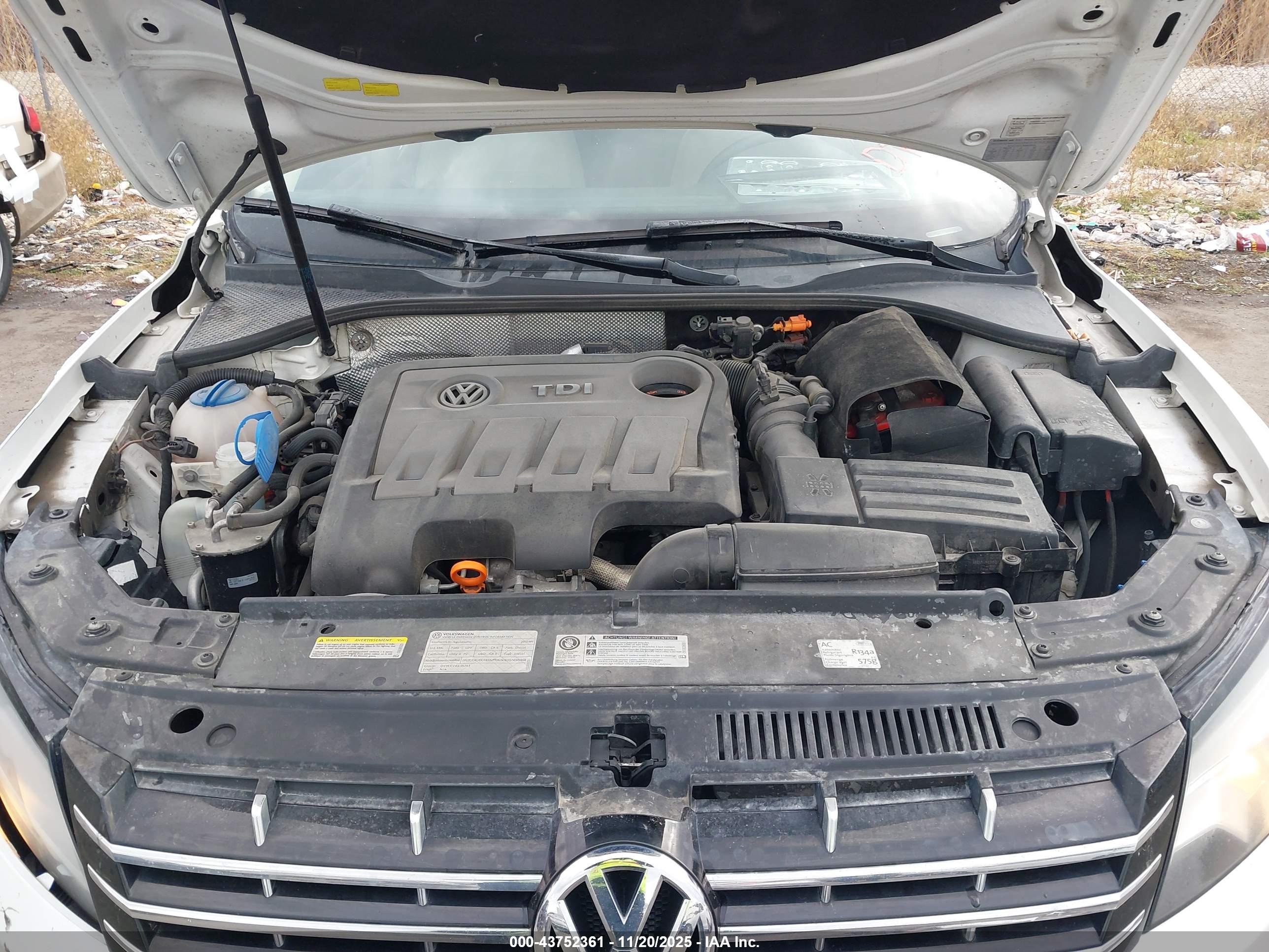 VOLKSWAGEN PASSAT image 10
