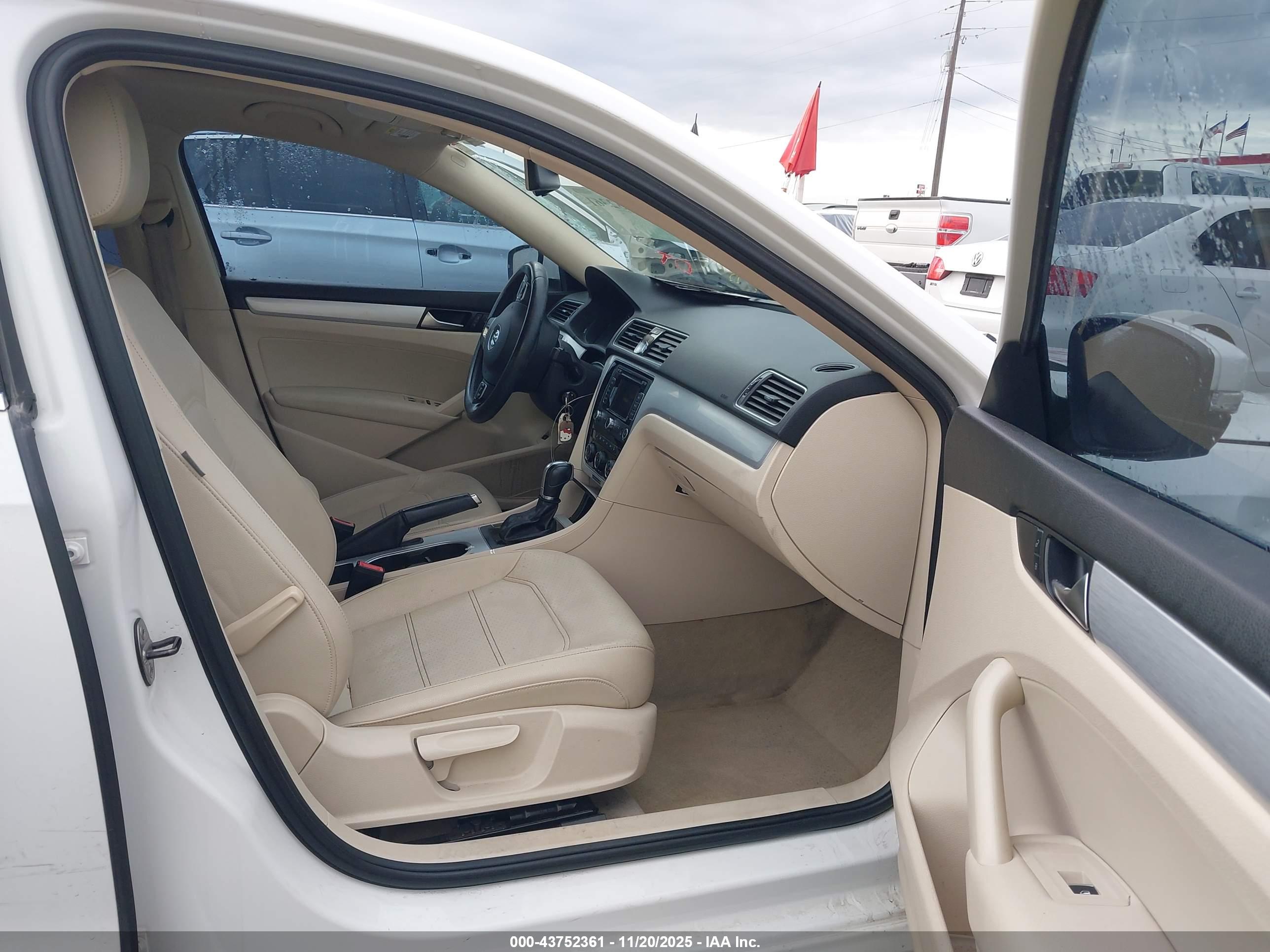 VOLKSWAGEN PASSAT image 5