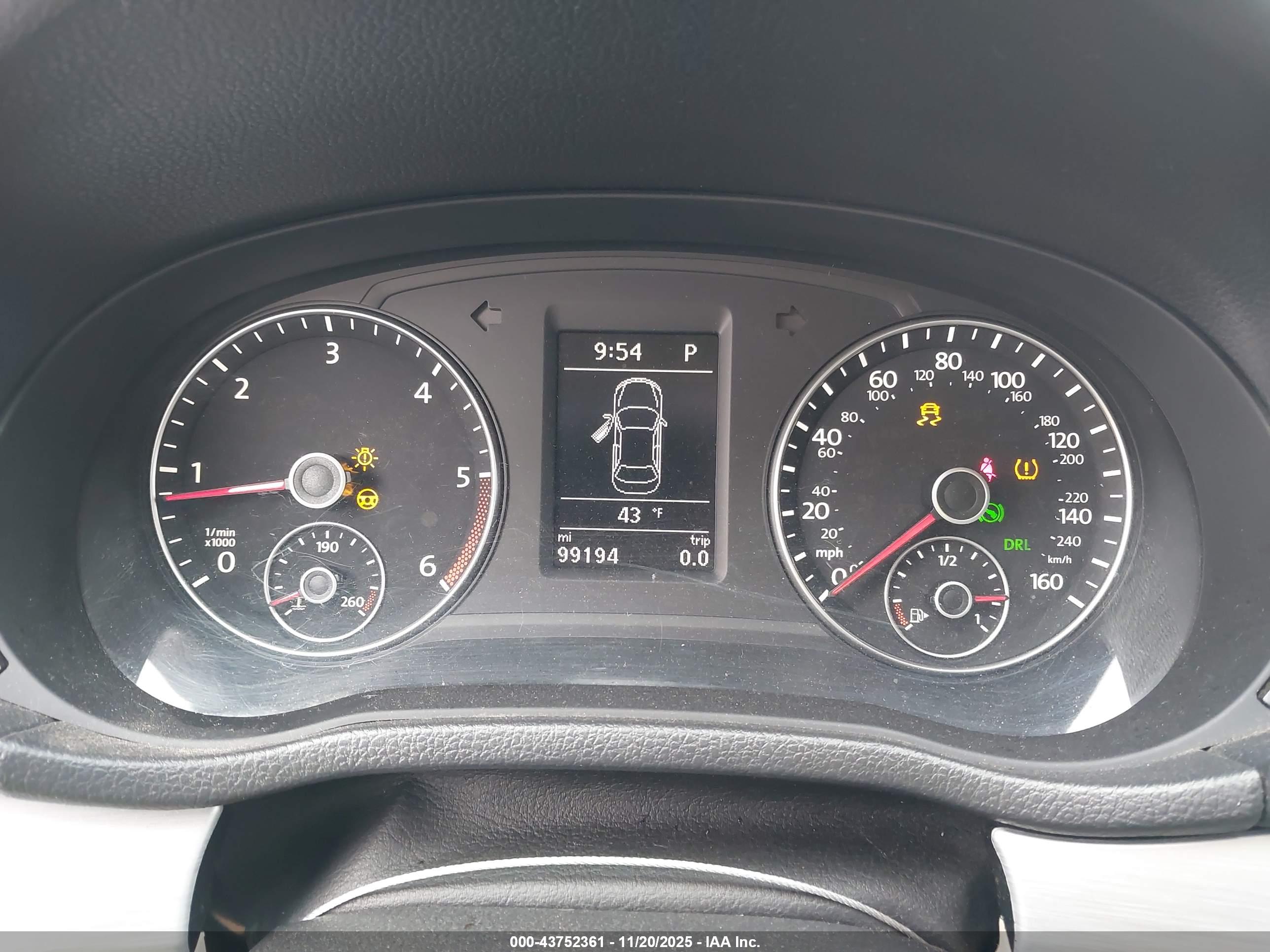 VOLKSWAGEN PASSAT image 7