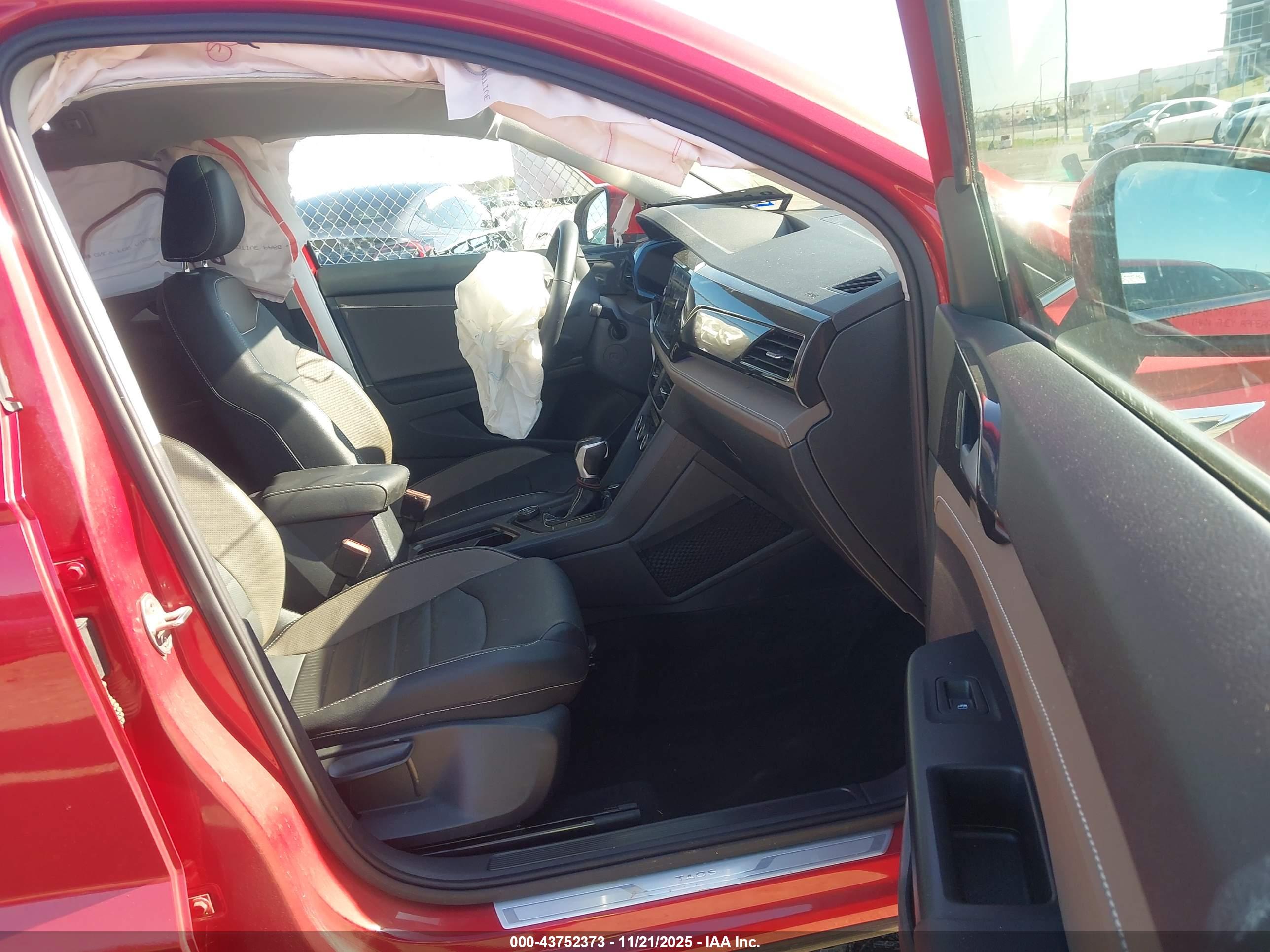VOLKSWAGEN TAOS image 5