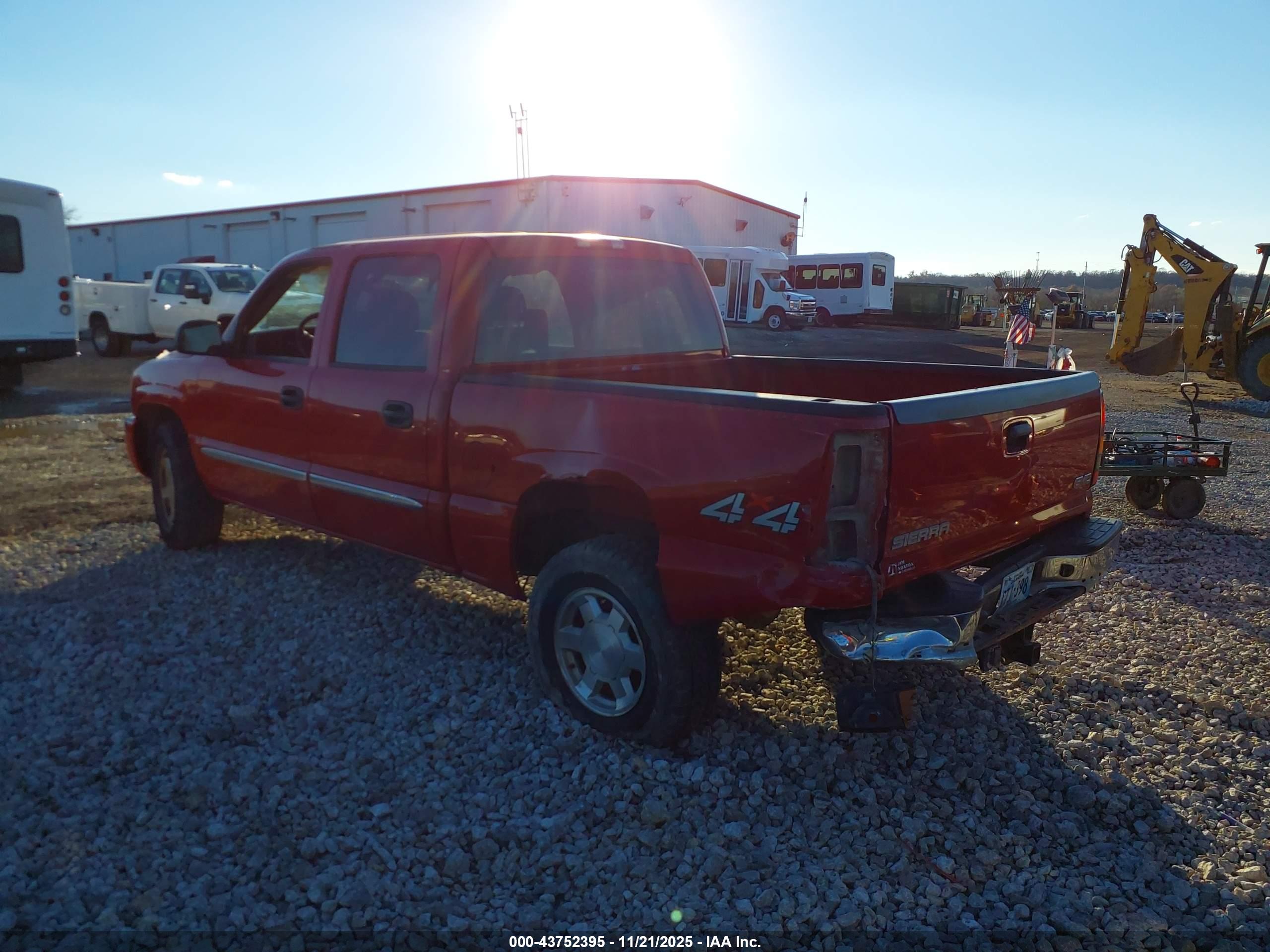 GMC SIERRA image 3