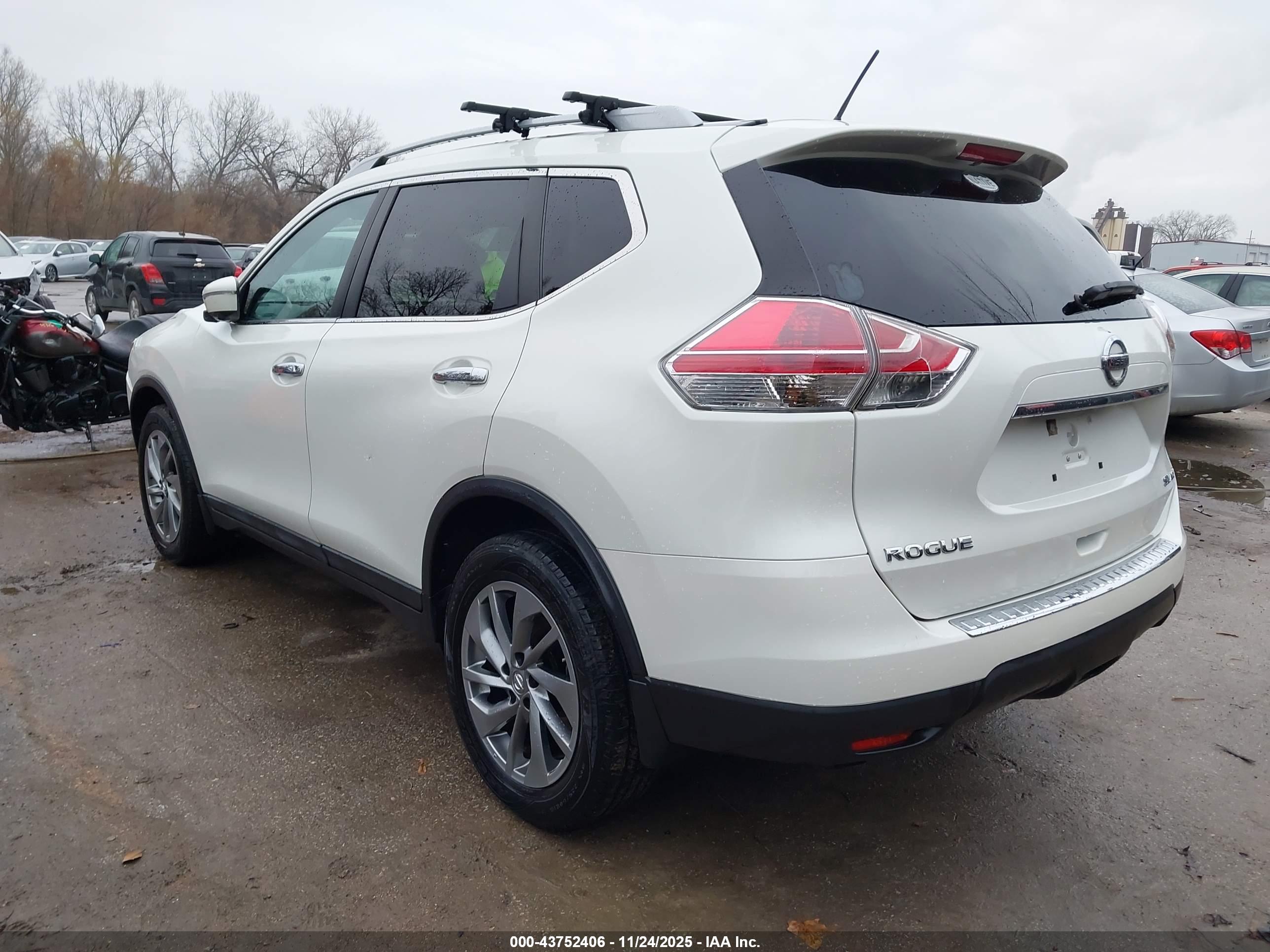 NISSAN ROGUE image 3