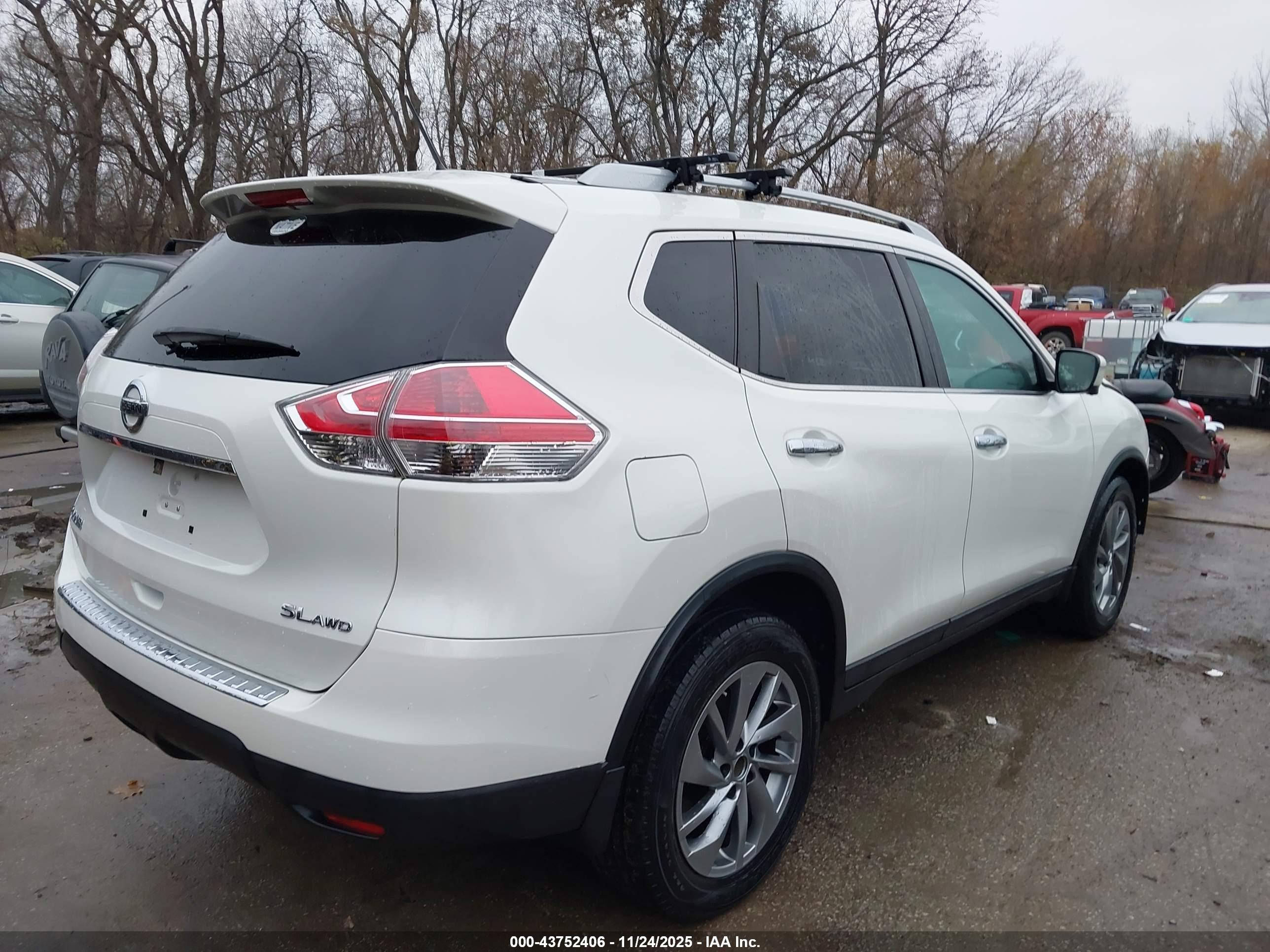 NISSAN ROGUE image 4