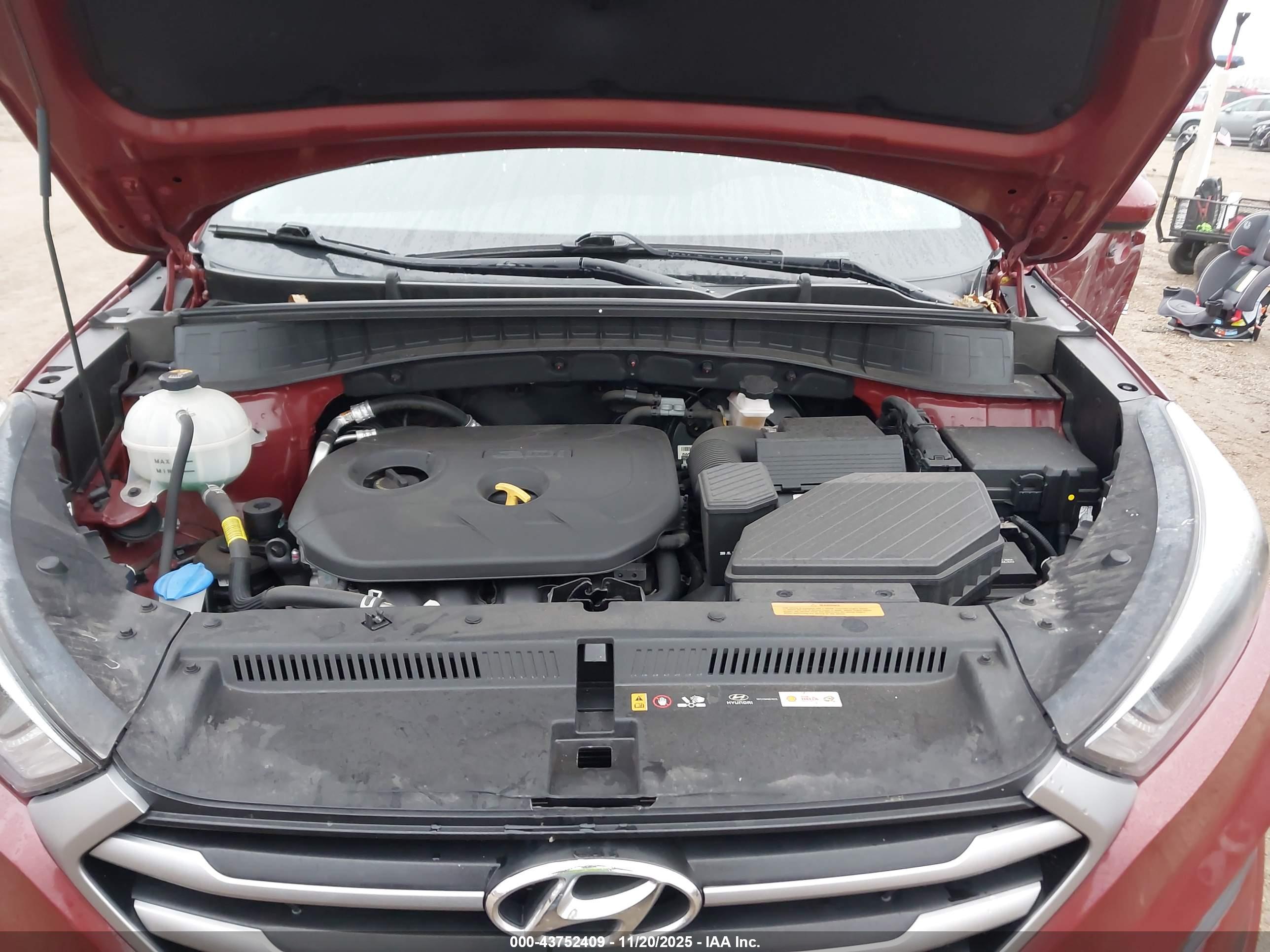 HYUNDAI TUCSON image 10