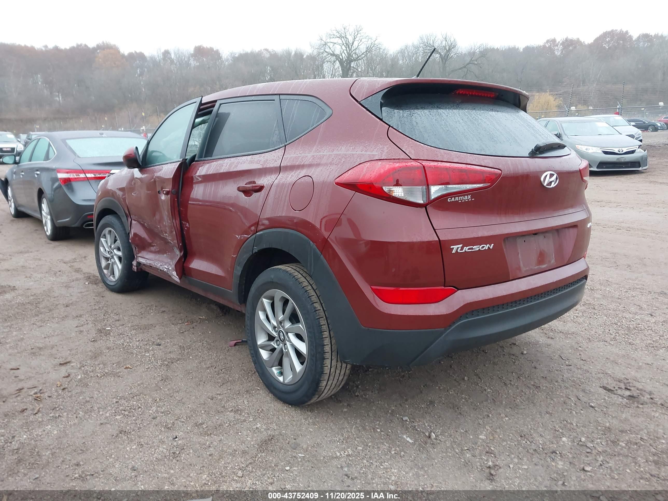HYUNDAI TUCSON image 3