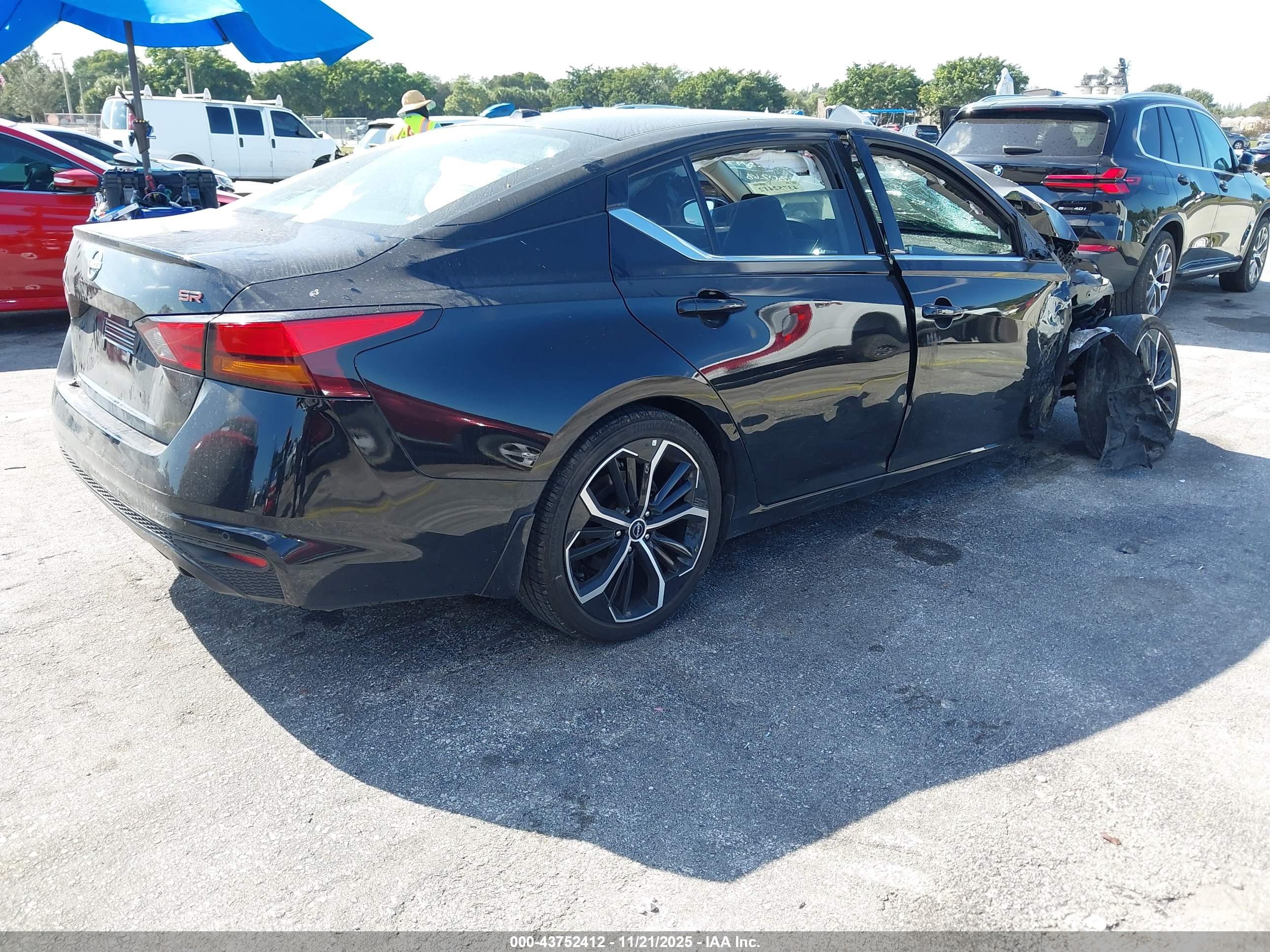 NISSAN ALTIMA image 4