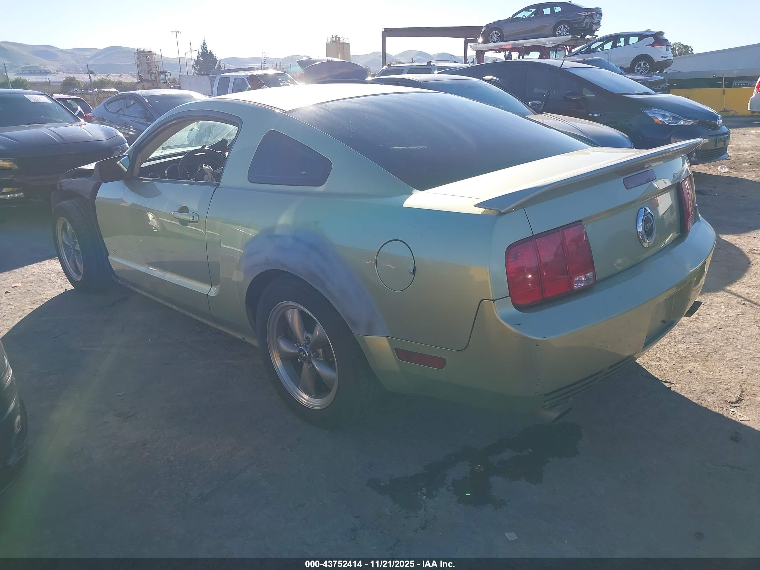 FORD MUSTANG image 3