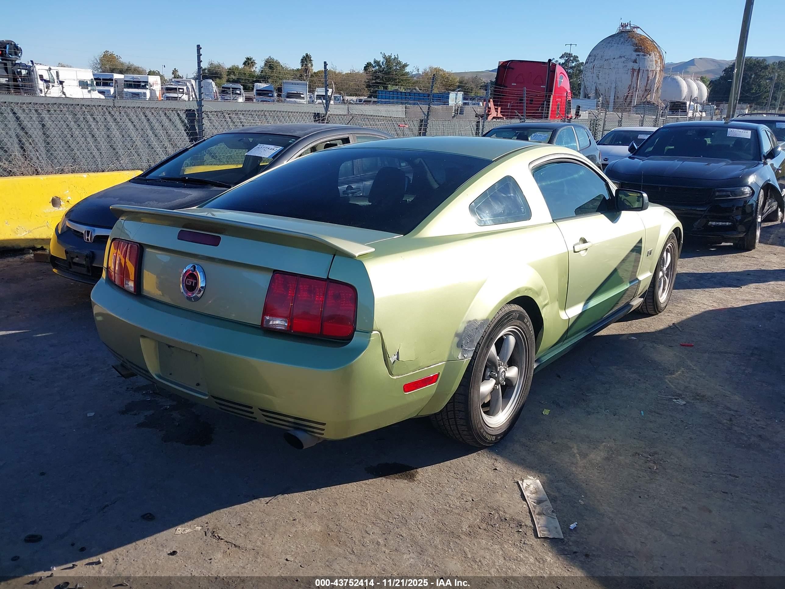 FORD MUSTANG image 4