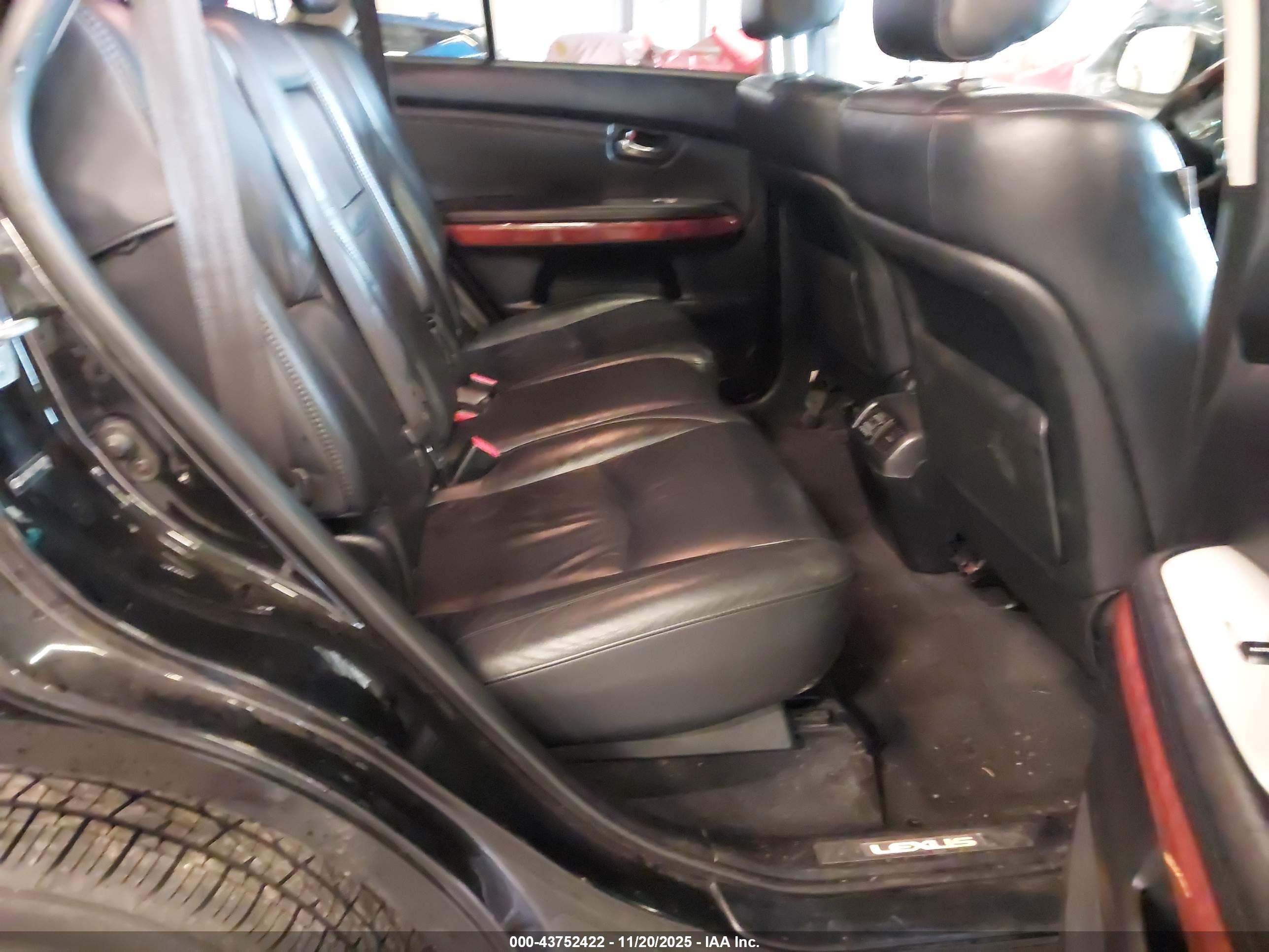 LEXUS RX image 8