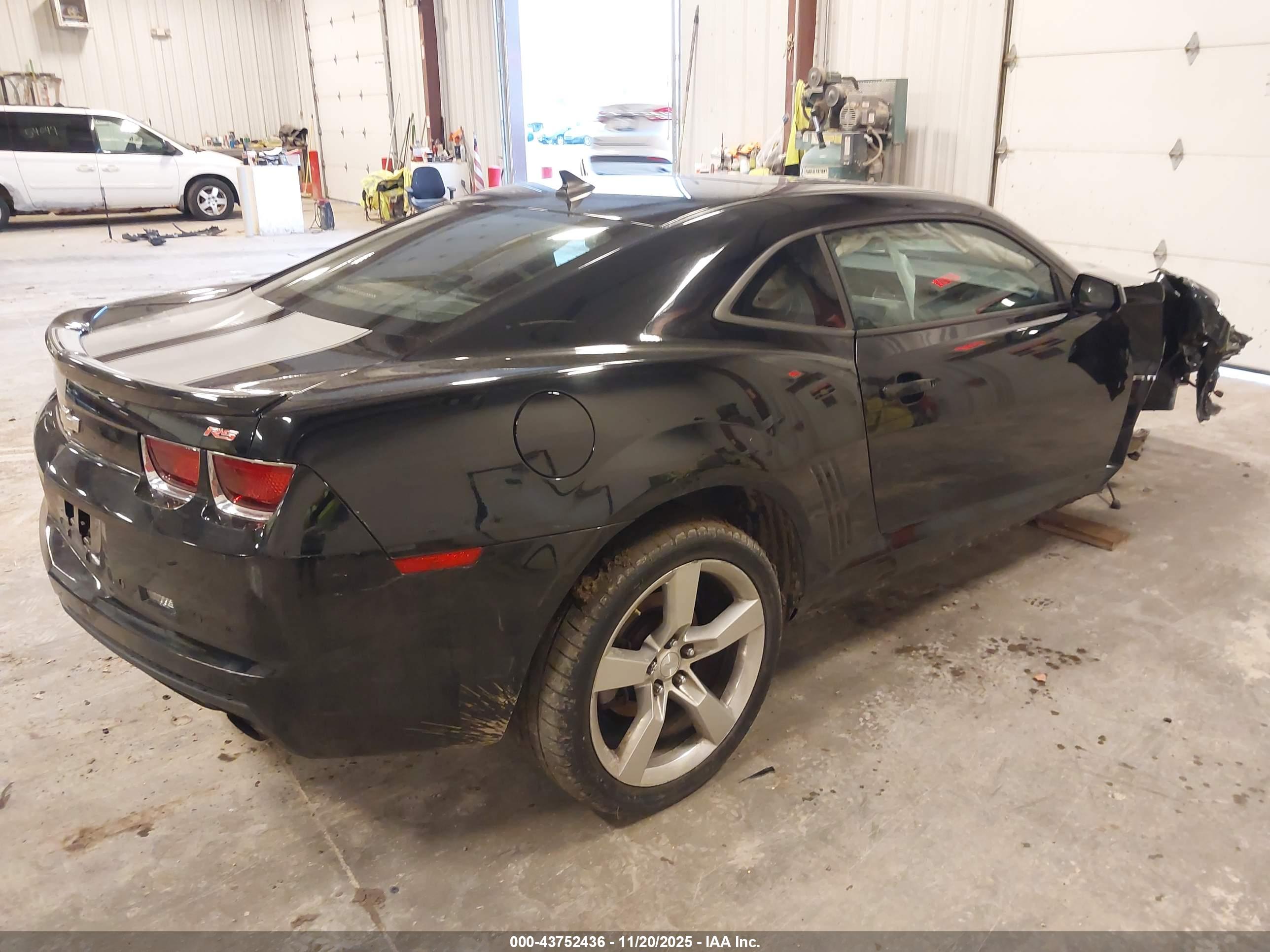 CHEVROLET CAMARO image 4