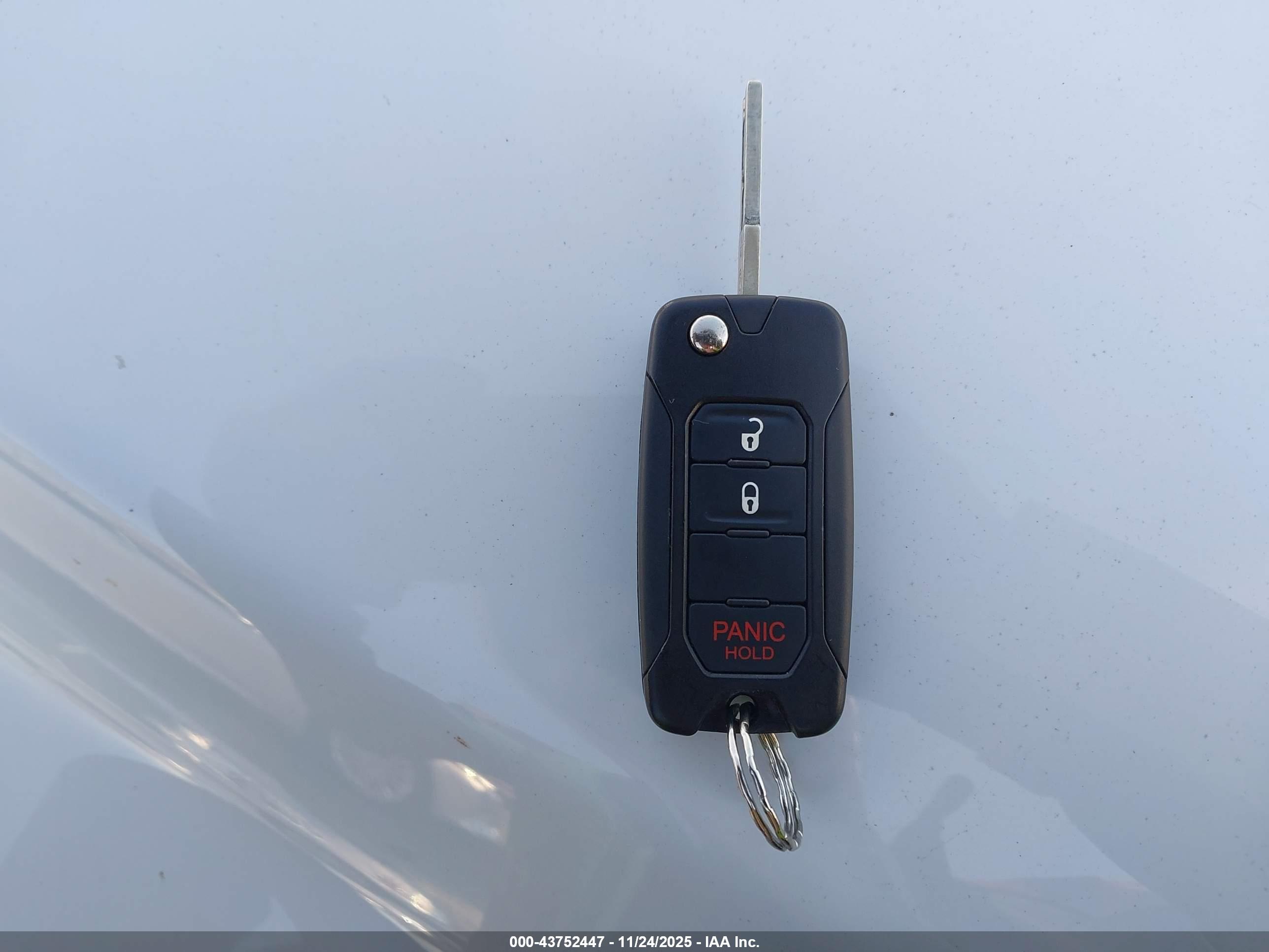 JEEP RENEGADE image 11
