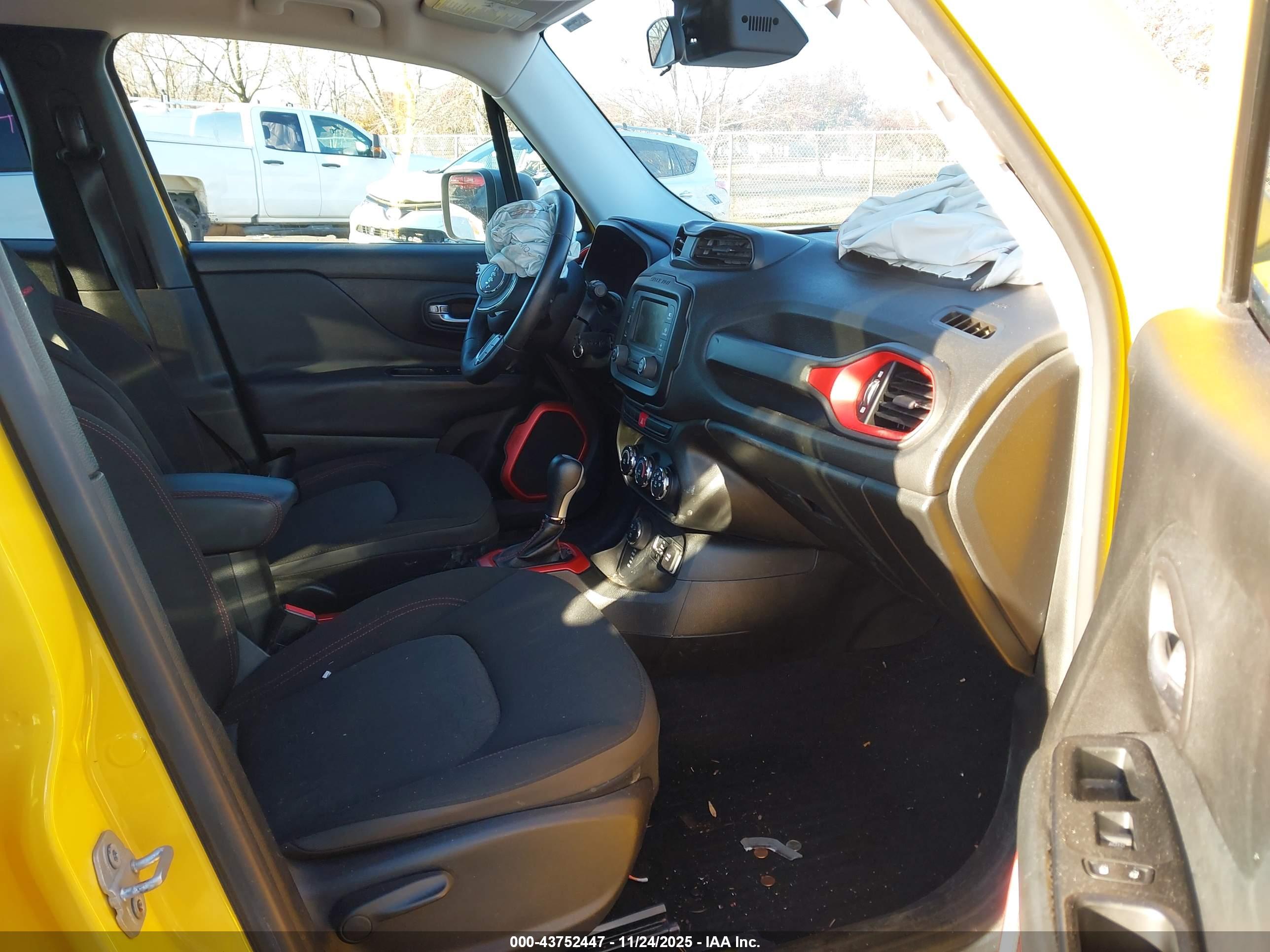 JEEP RENEGADE image 5