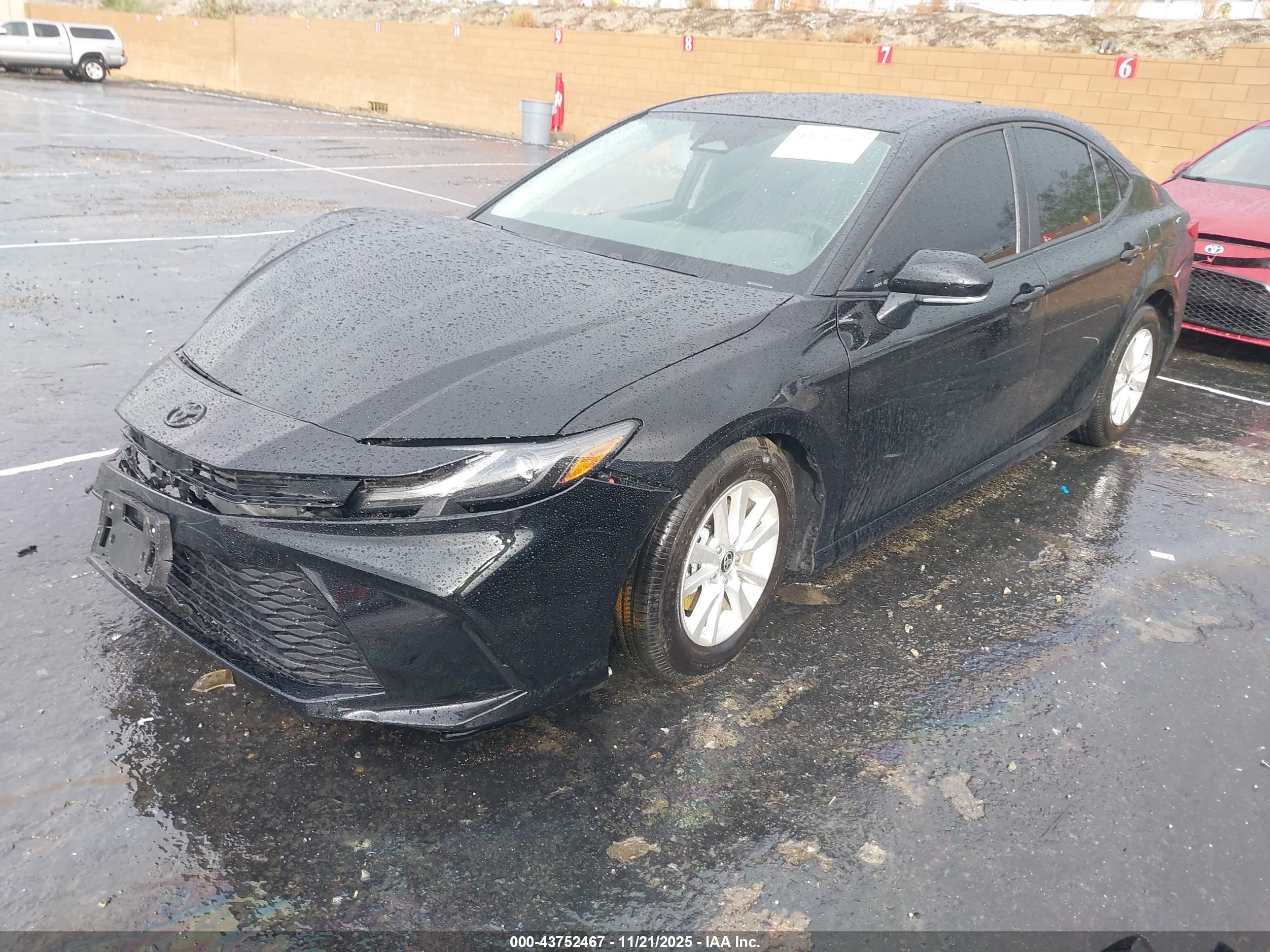 TOYOTA CAMRY image 2