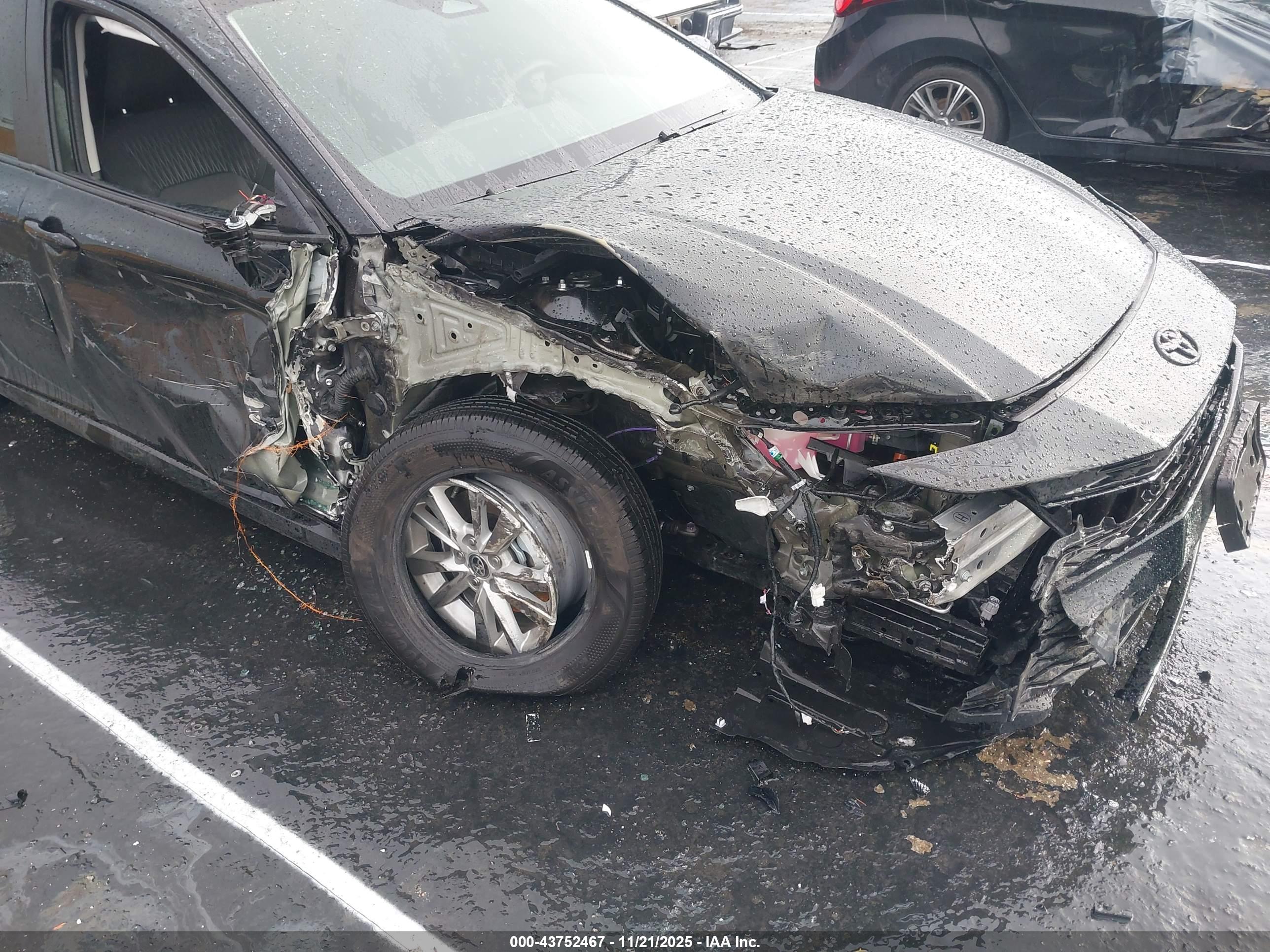 TOYOTA CAMRY image 6