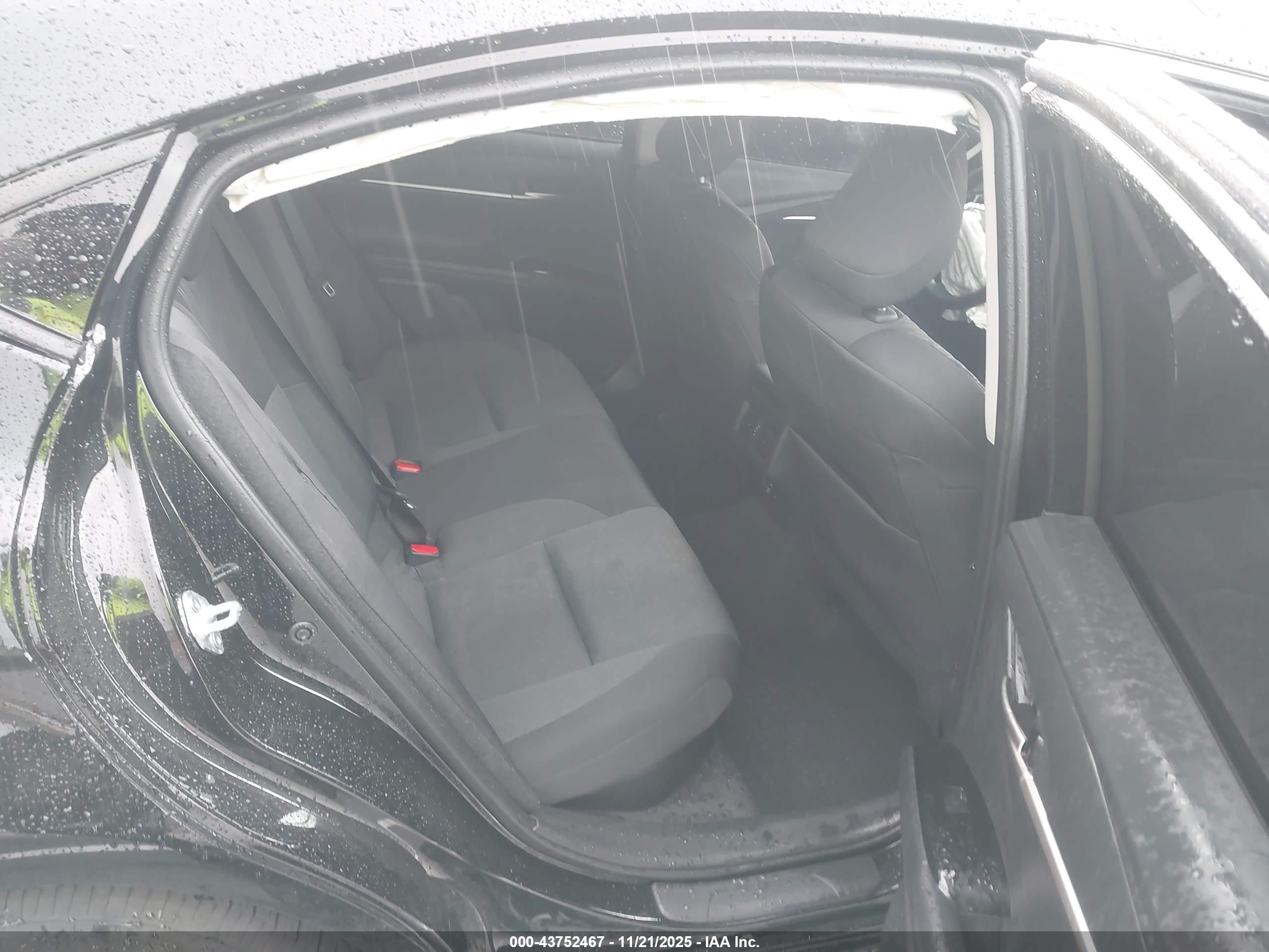 TOYOTA CAMRY image 8