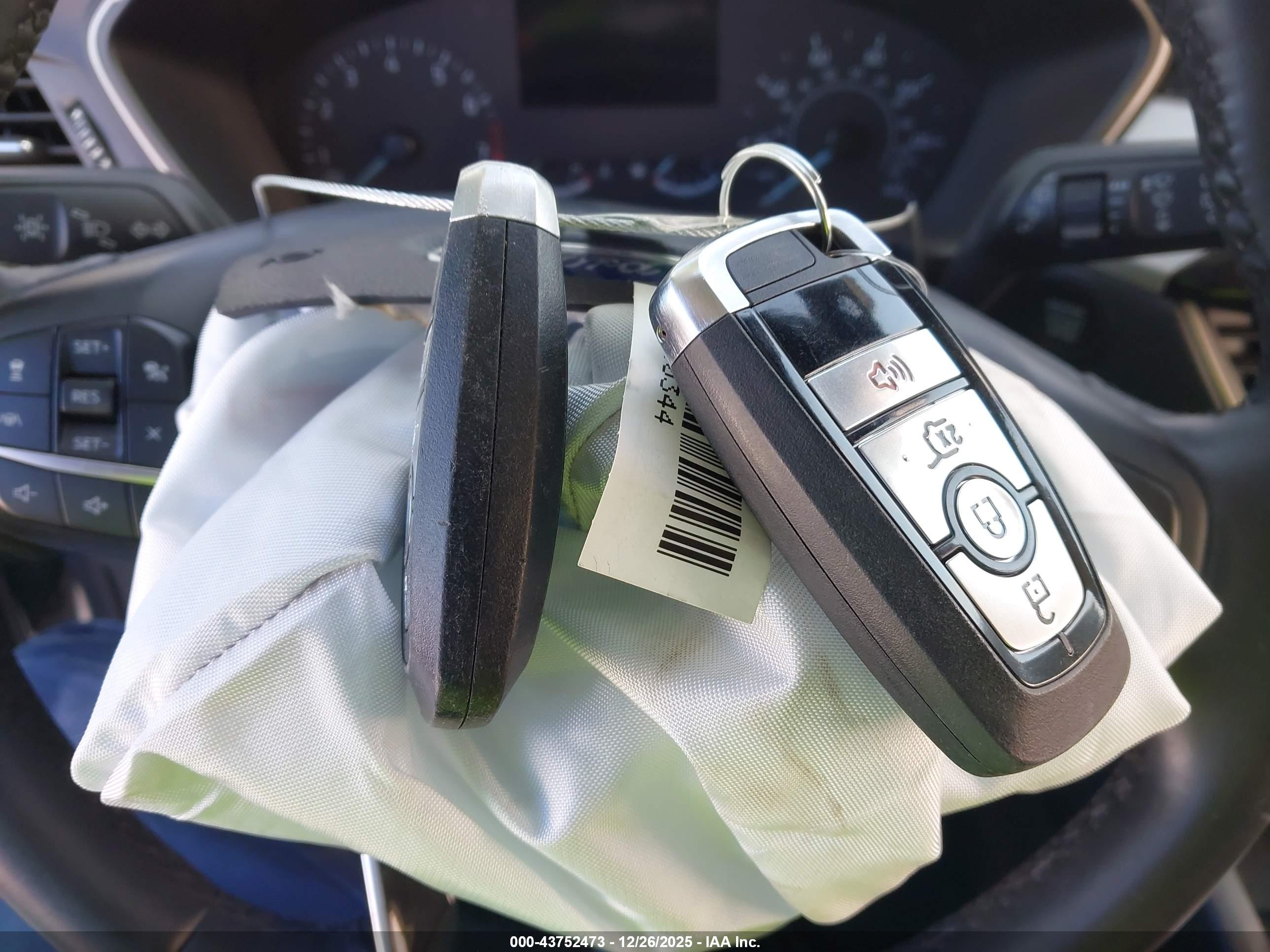FORD ESCAPE image 11