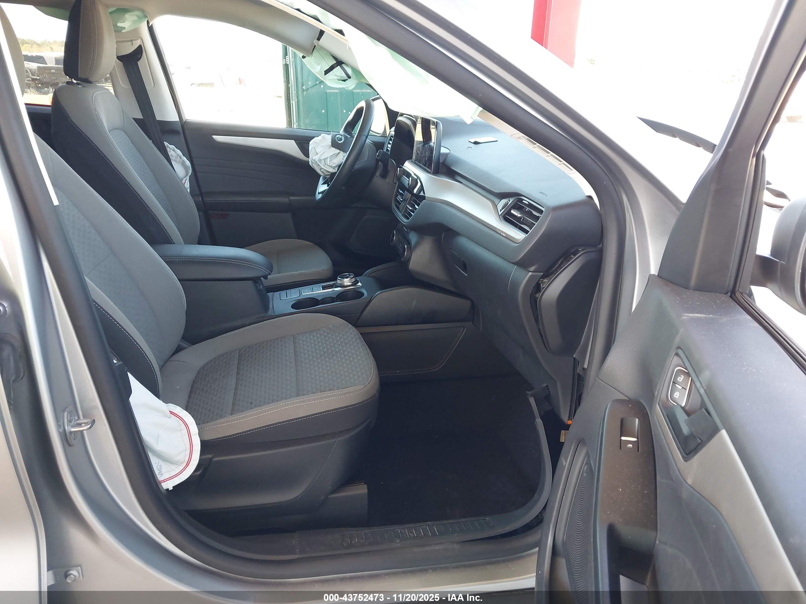 FORD ESCAPE image 5