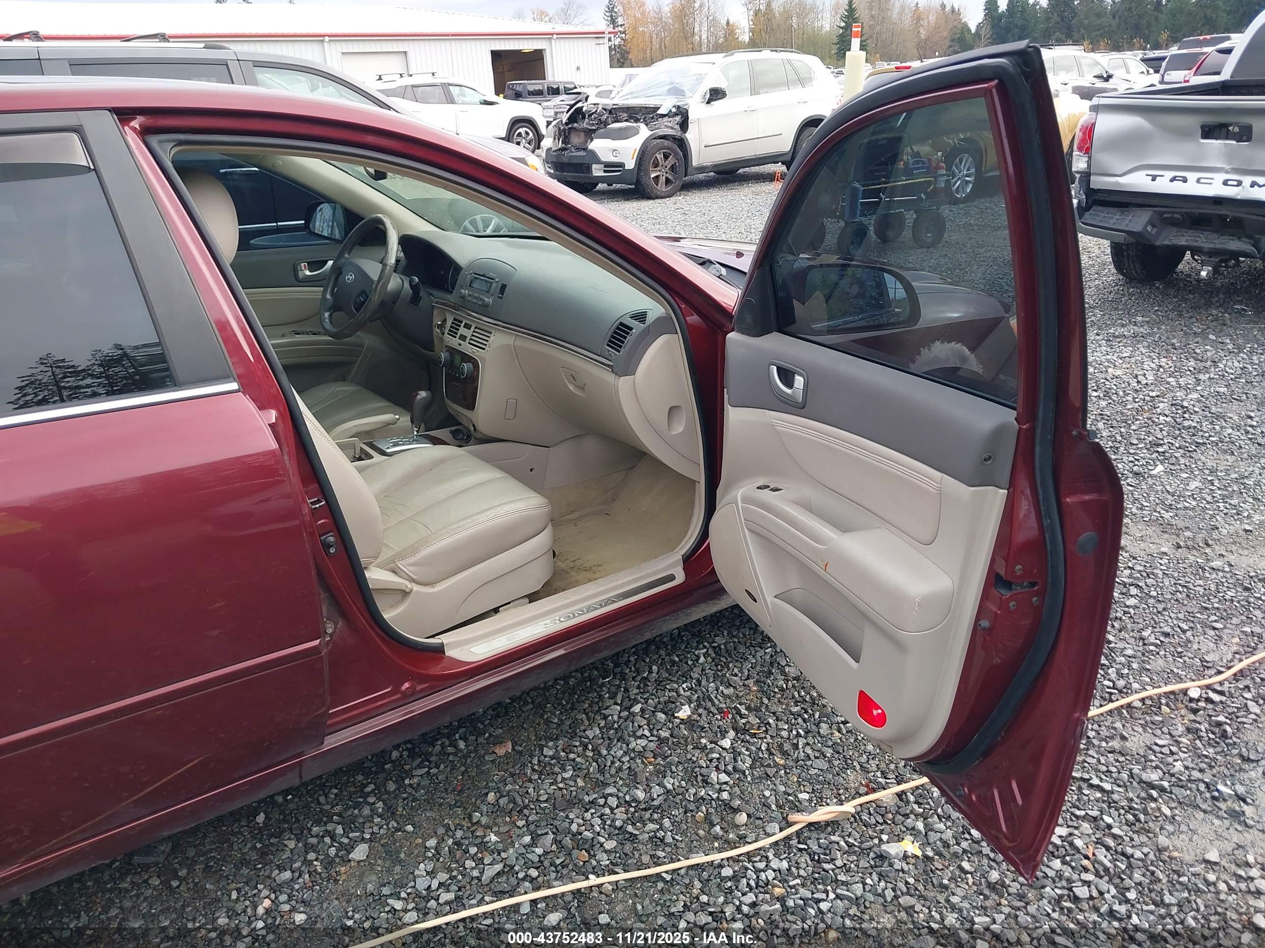 HYUNDAI SONATA image 5
