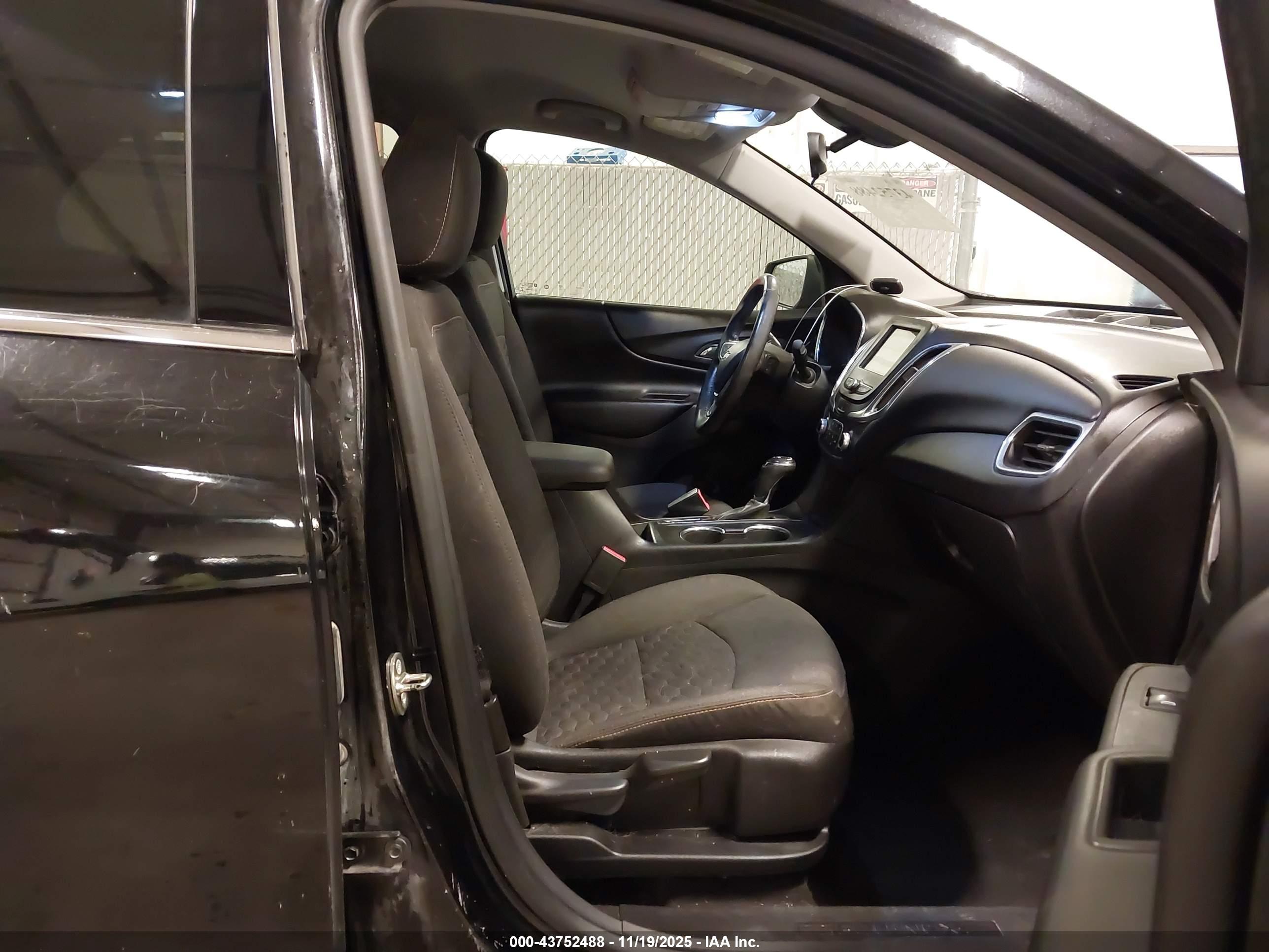 CHEVROLET EQUINOX image 5