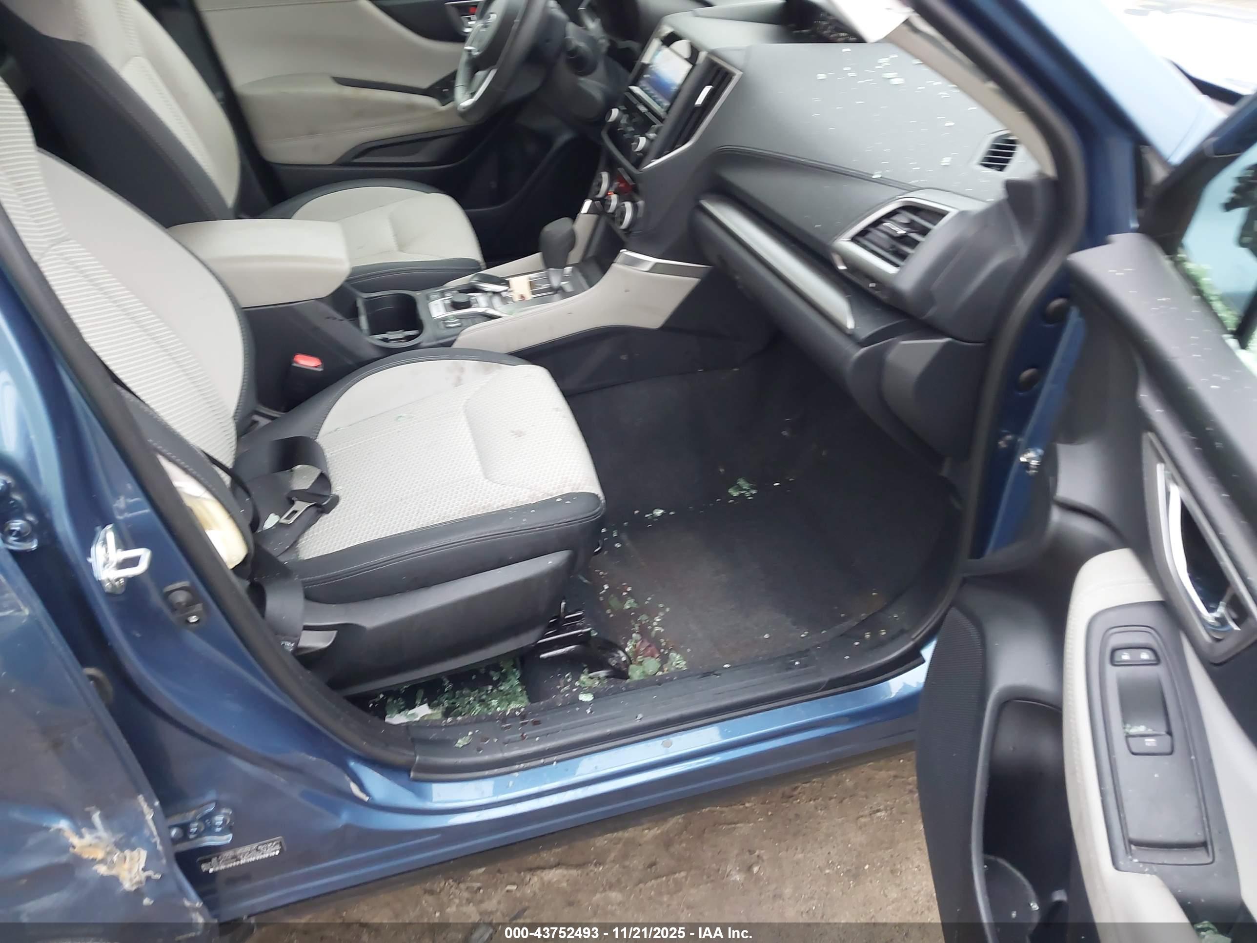 SUBARU FORESTER image 5
