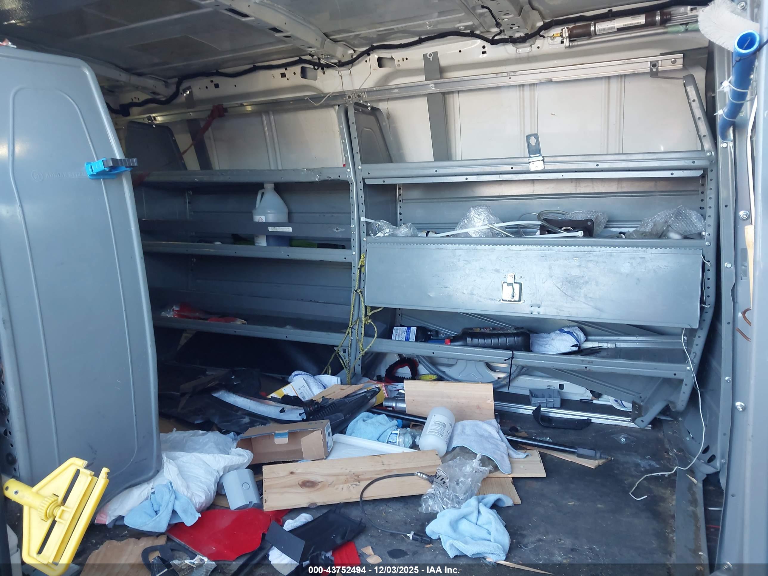 FORD TRANSIT-250 image 8