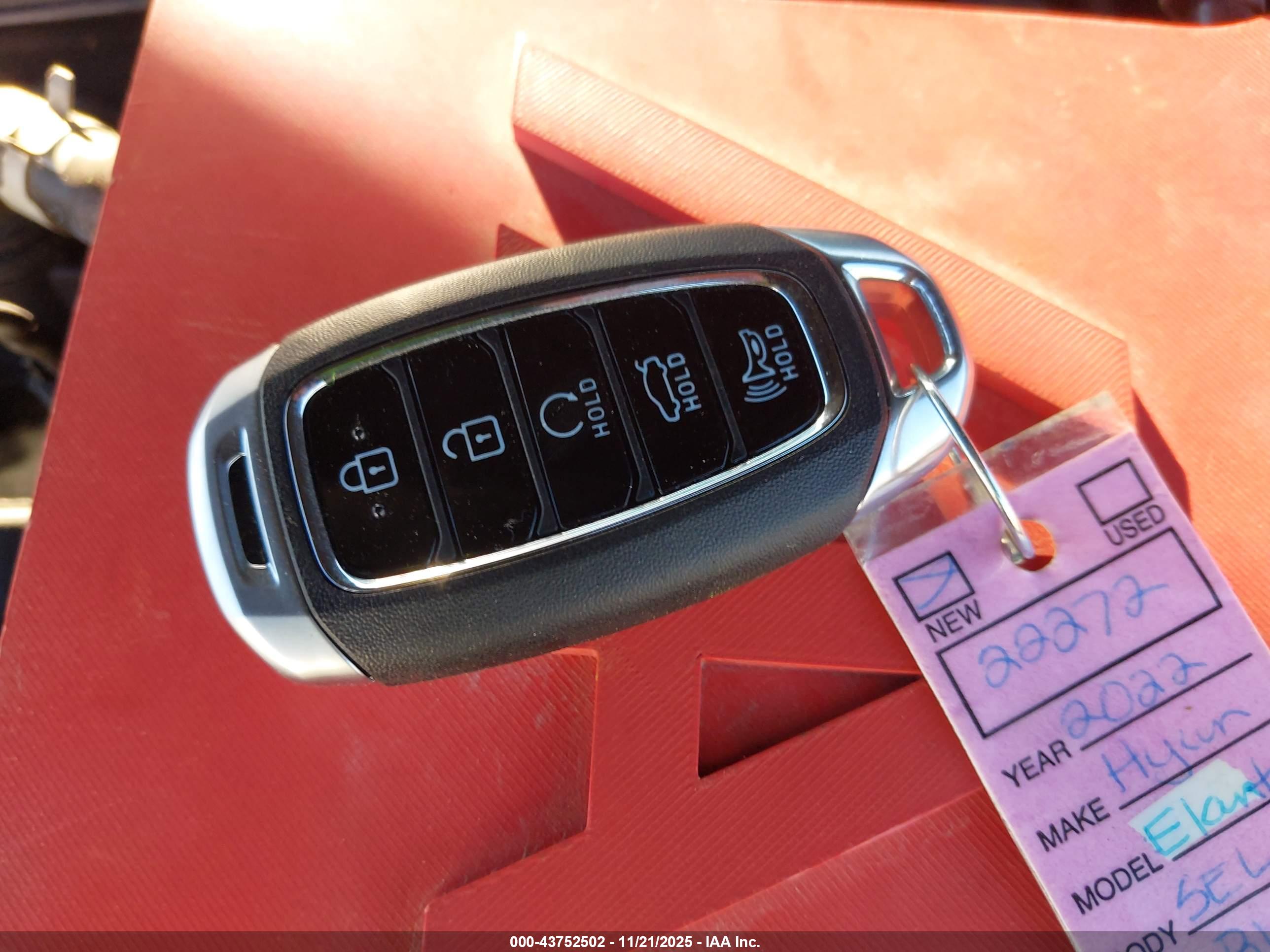 HYUNDAI ELANTRA image 11