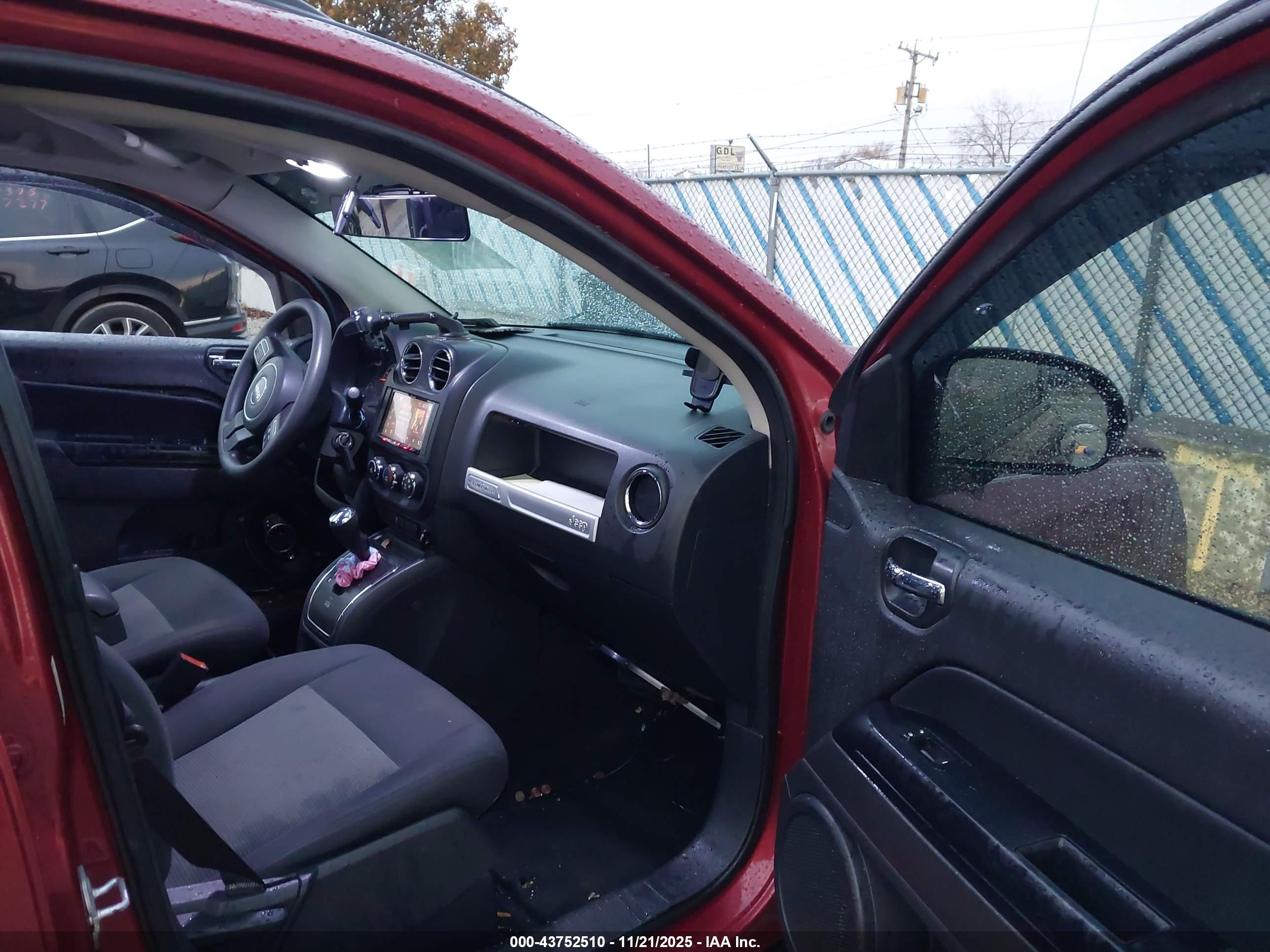 JEEP COMPASS image 5