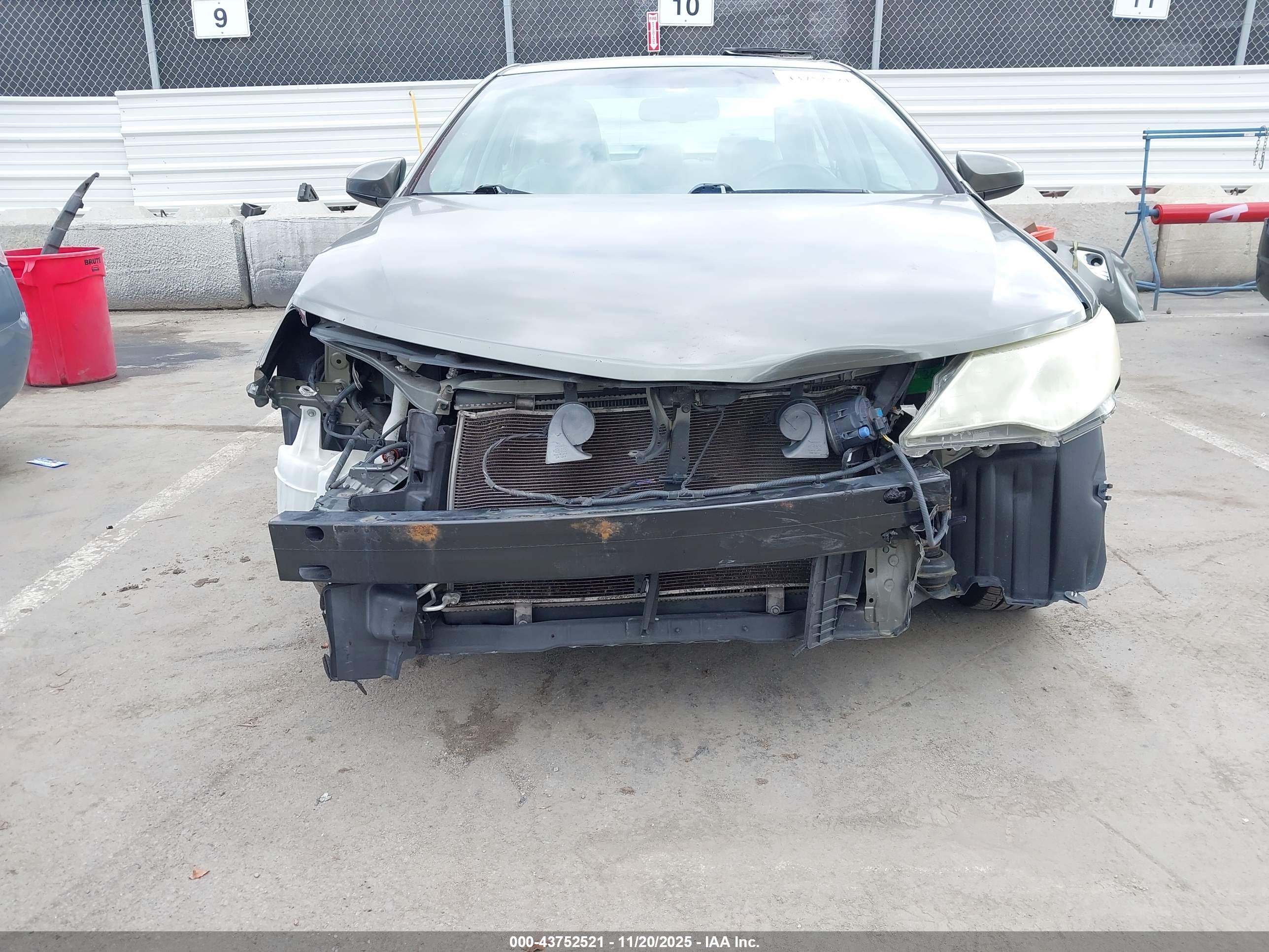 TOYOTA CAMRY image 6