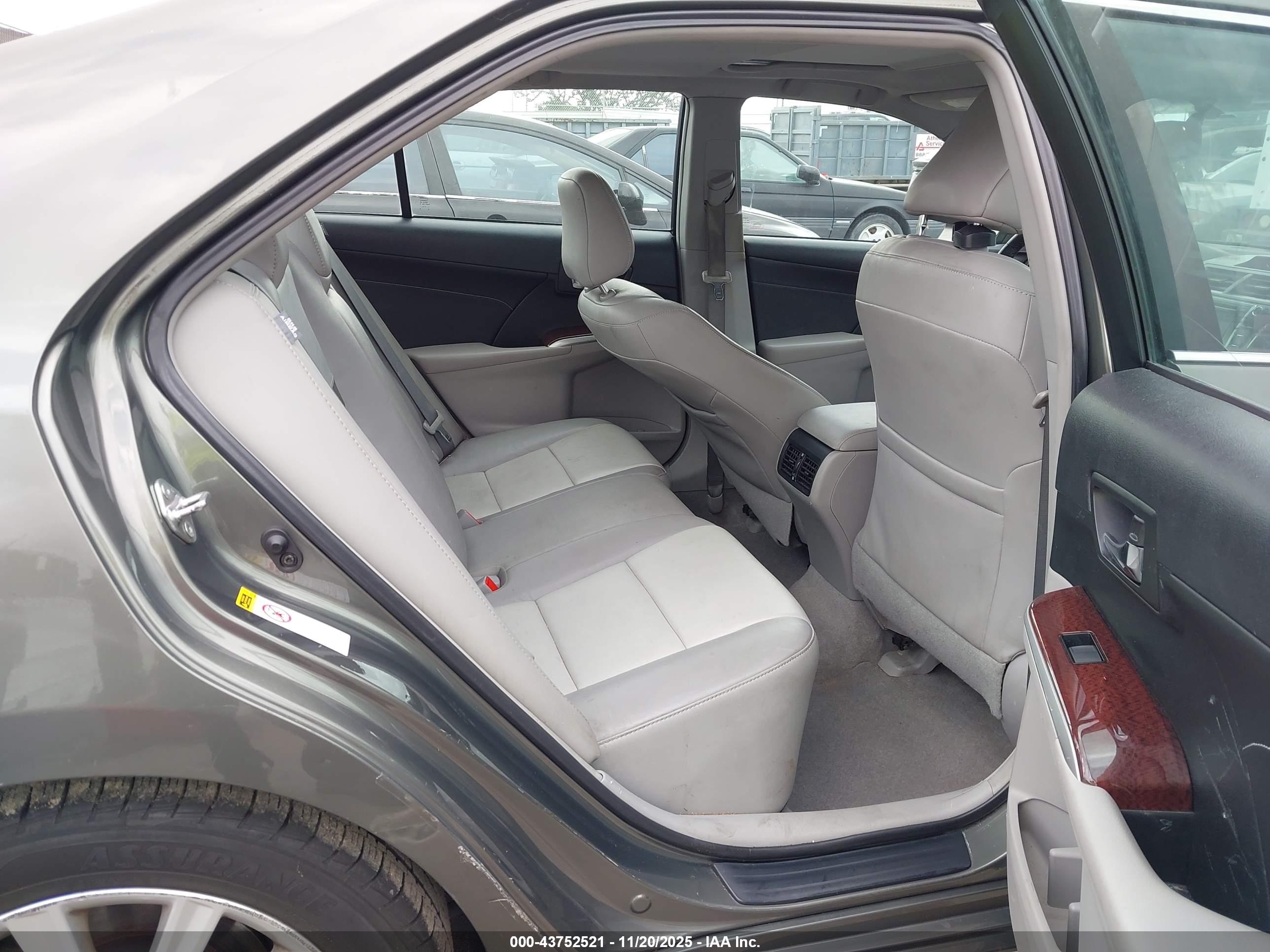 TOYOTA CAMRY image 8