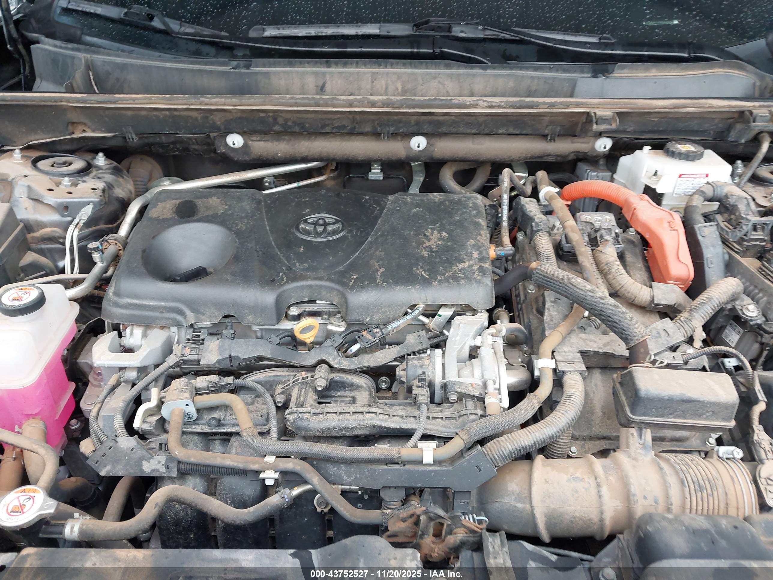 TOYOTA RAV4 image 10