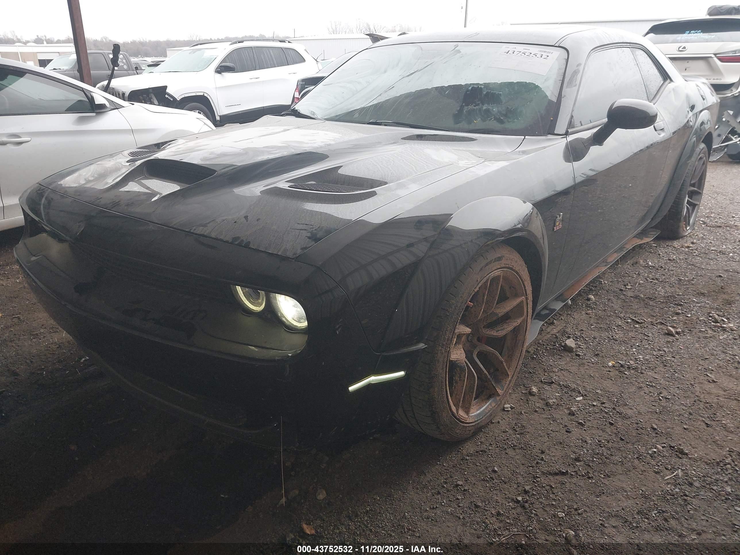DODGE CHALLENGER image 2