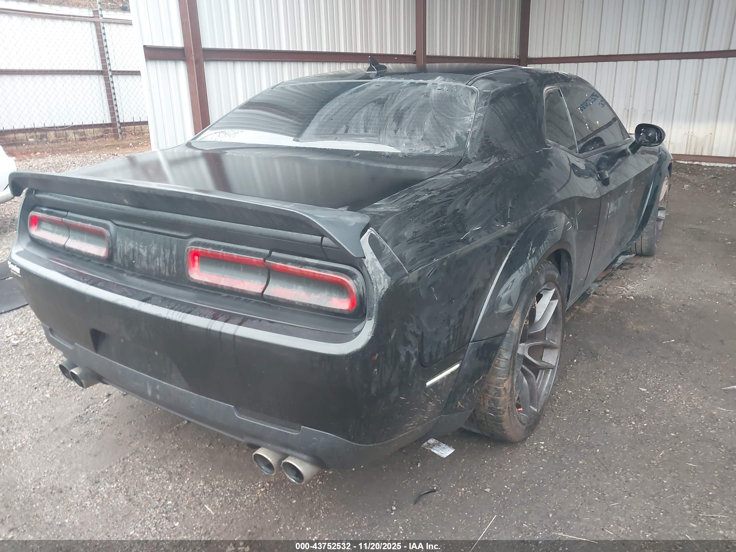 DODGE CHALLENGER image 4