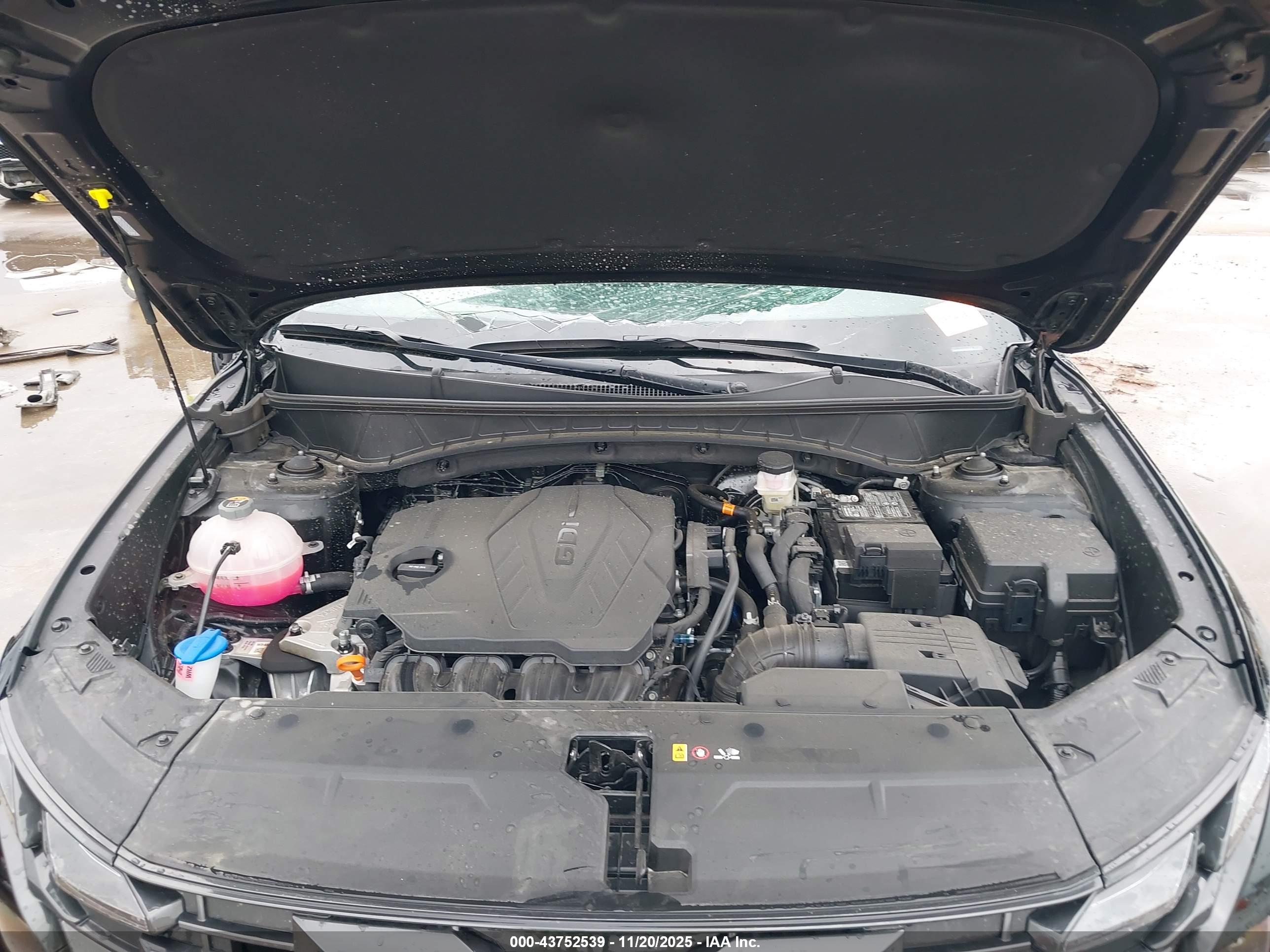 HYUNDAI TUCSON image 10