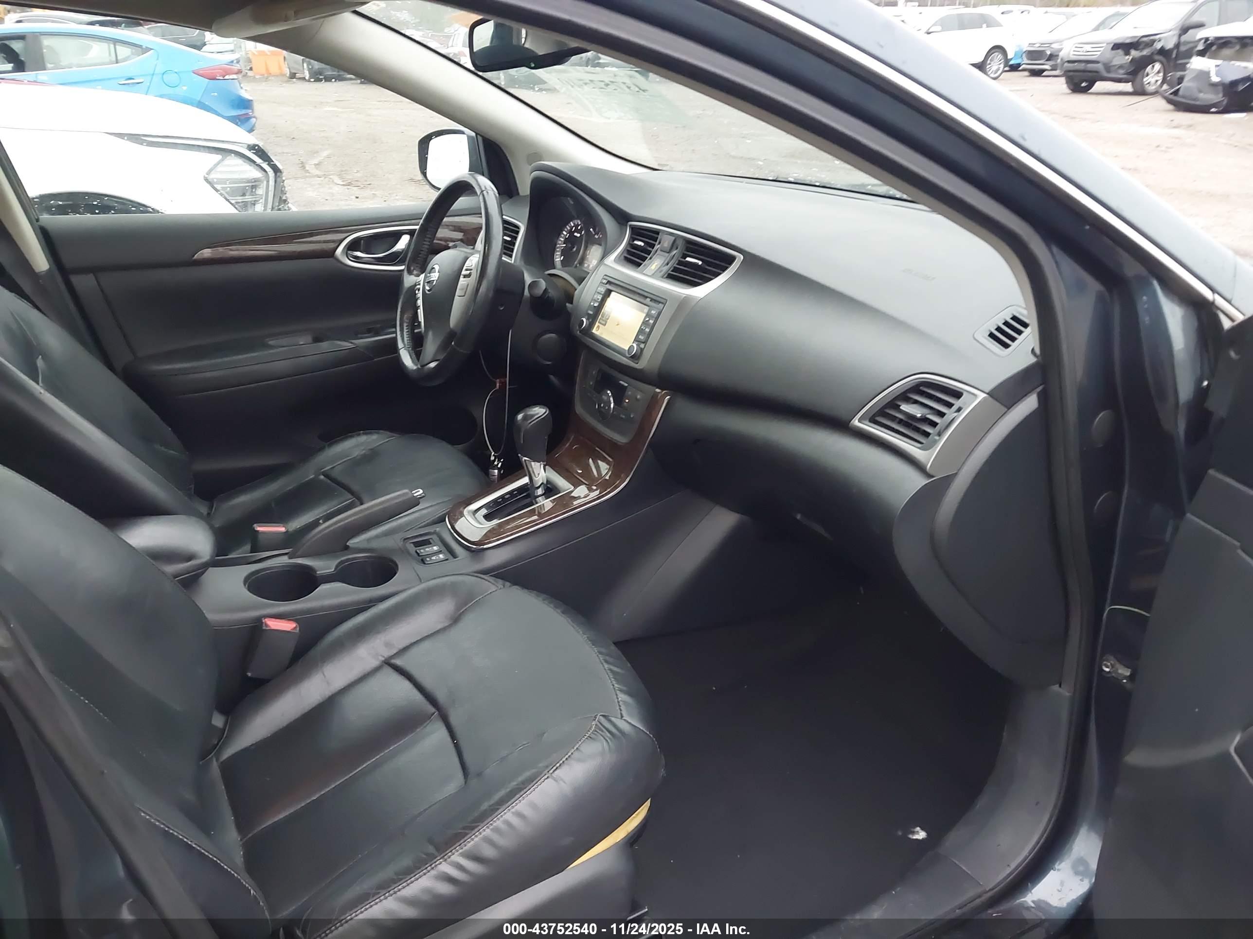NISSAN SENTRA image 5
