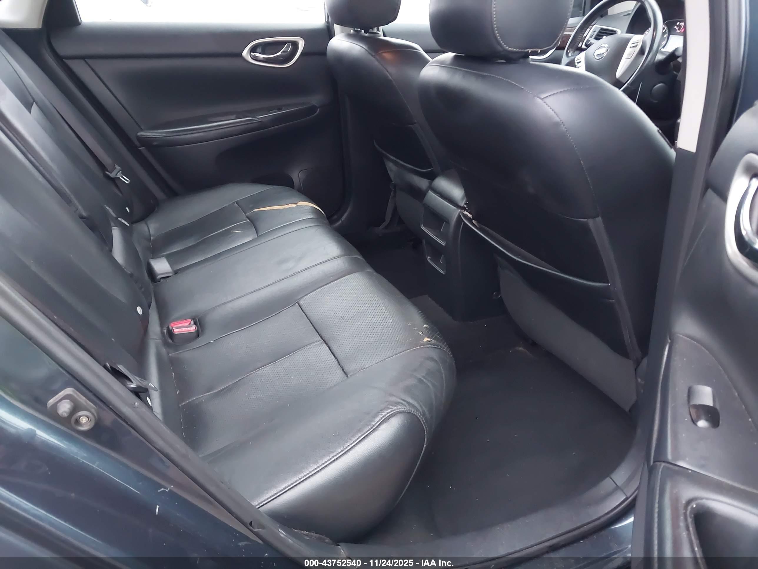 NISSAN SENTRA image 8