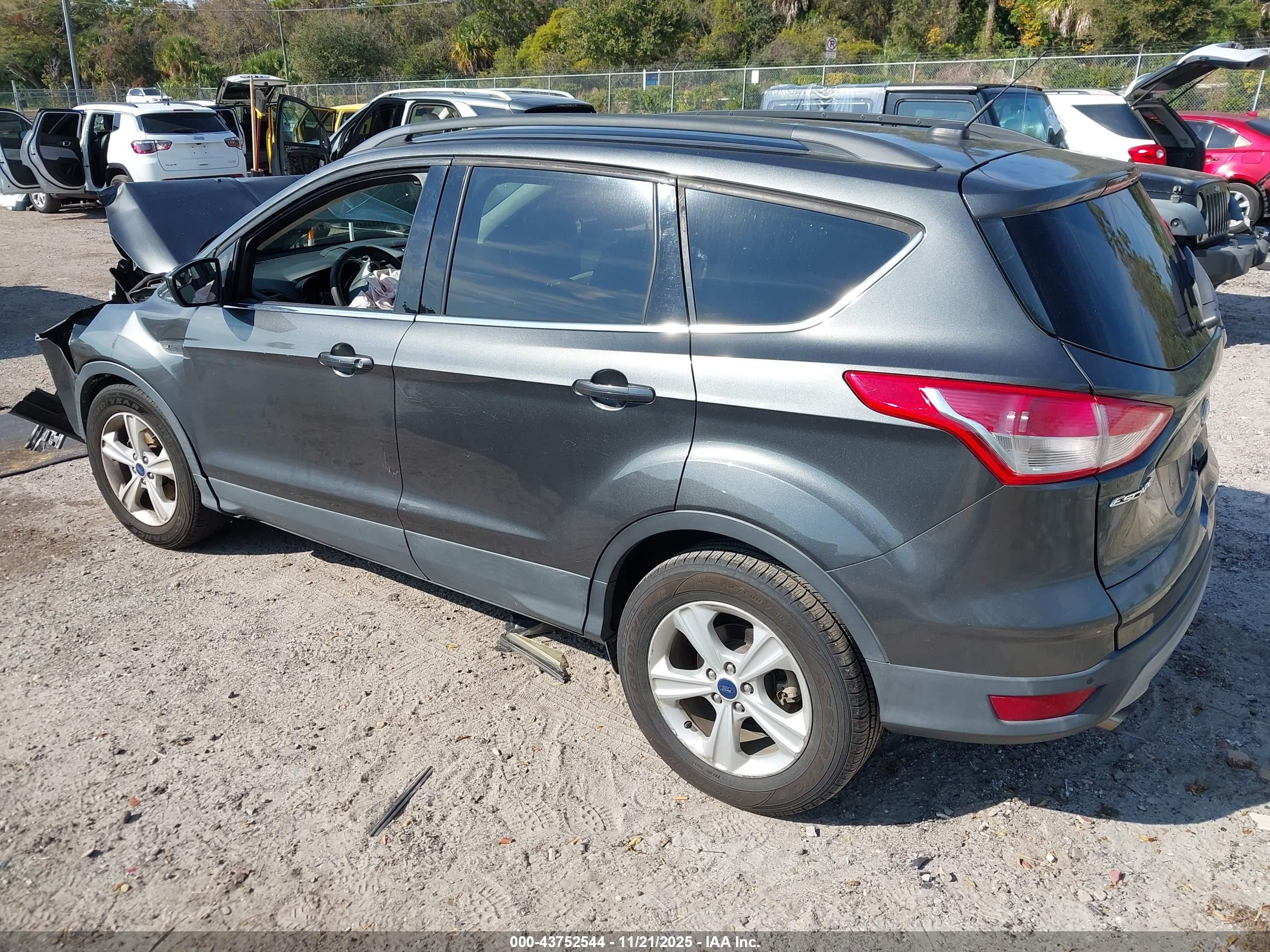 FORD ESCAPE image 3