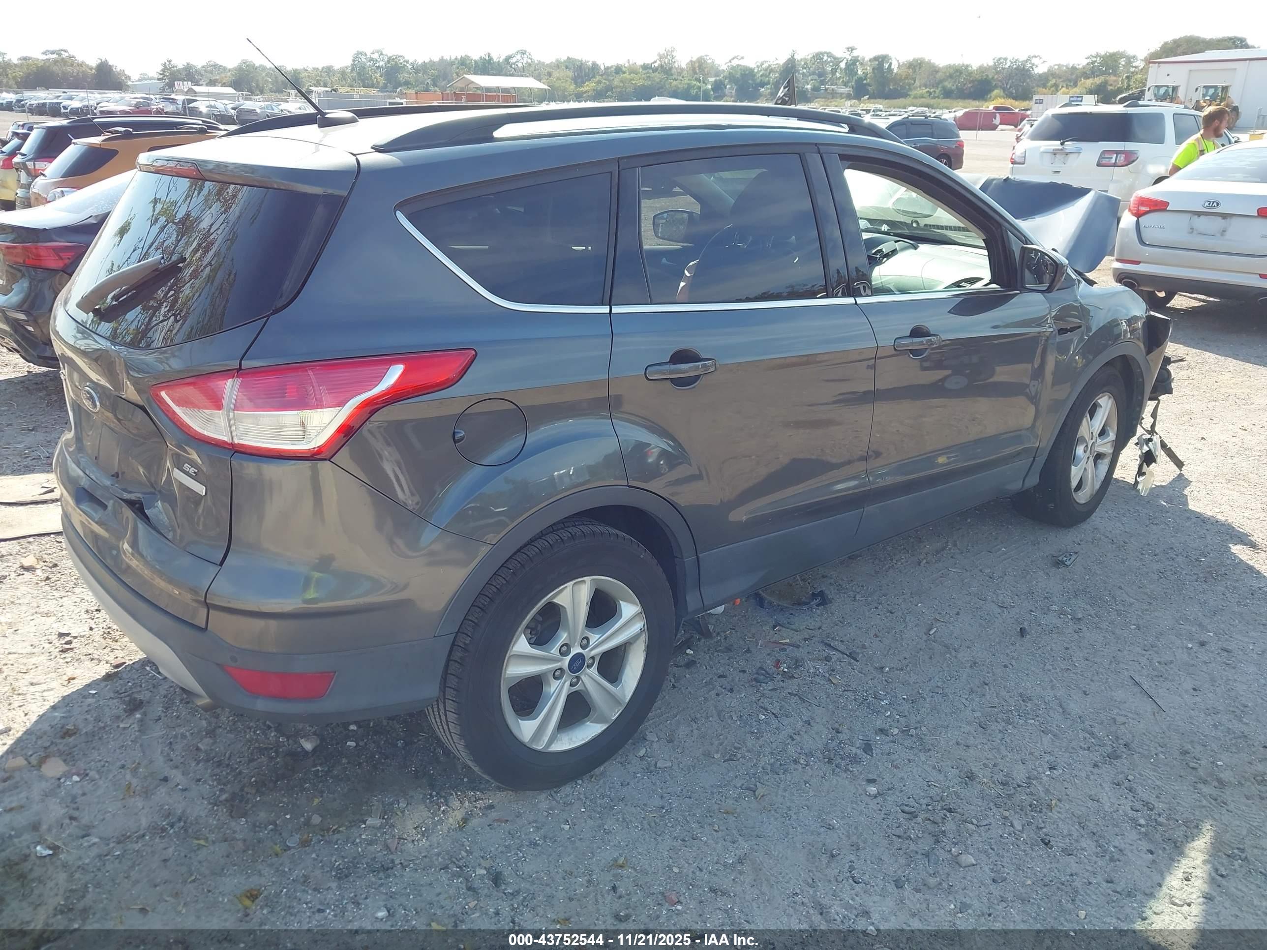 FORD ESCAPE image 4