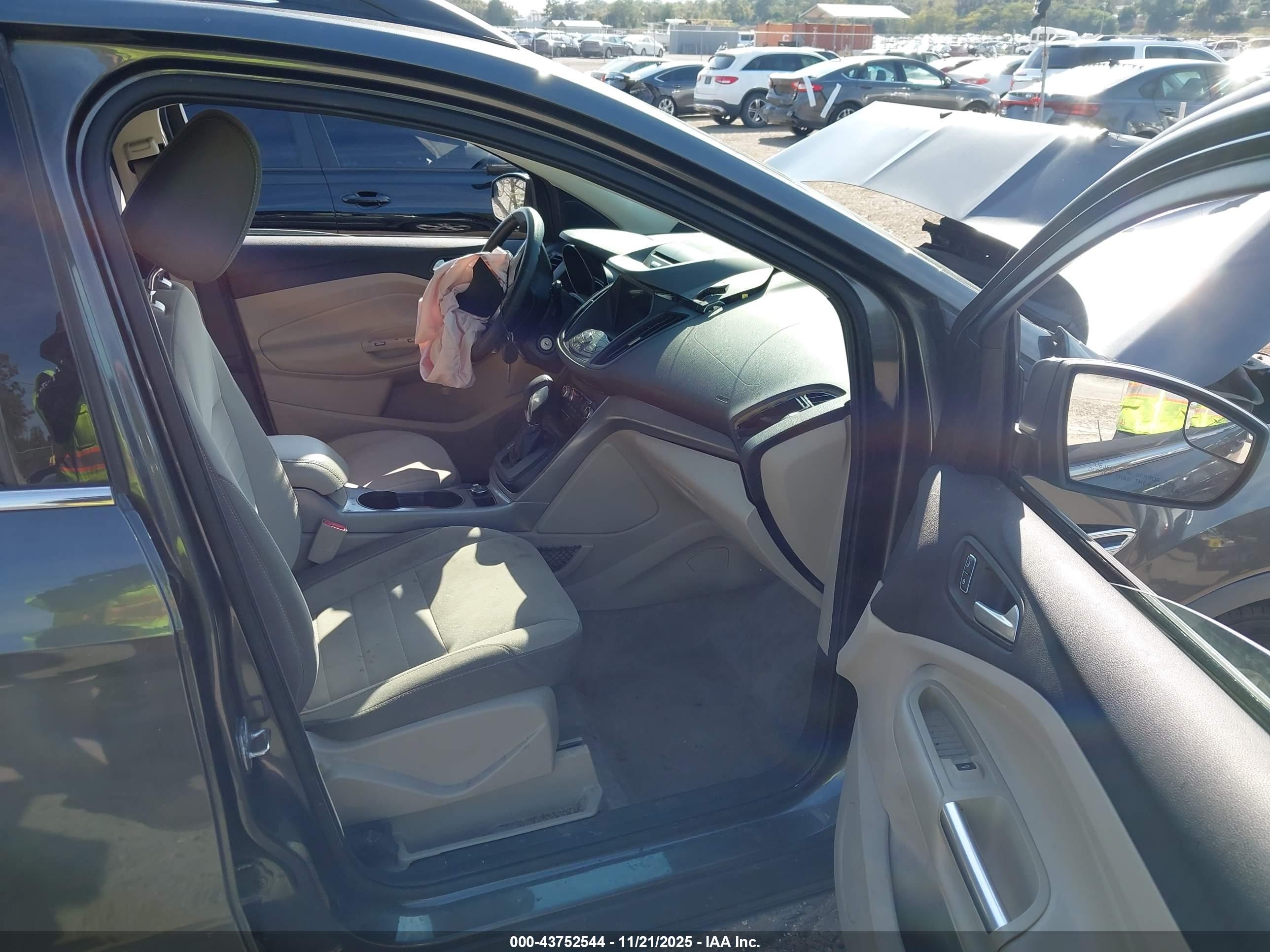 FORD ESCAPE image 5